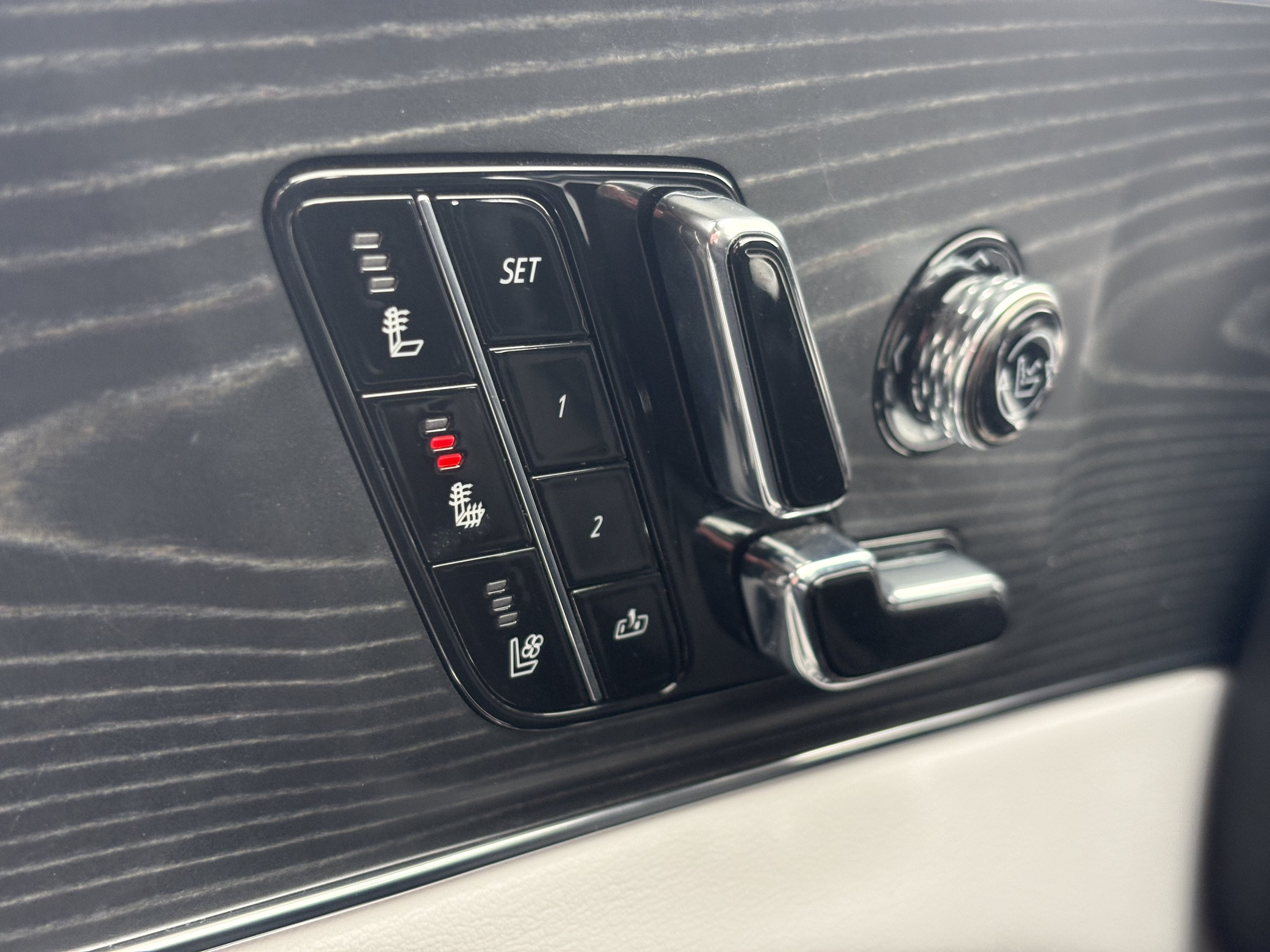 2024 Cadillac LYRIQ Sport 2