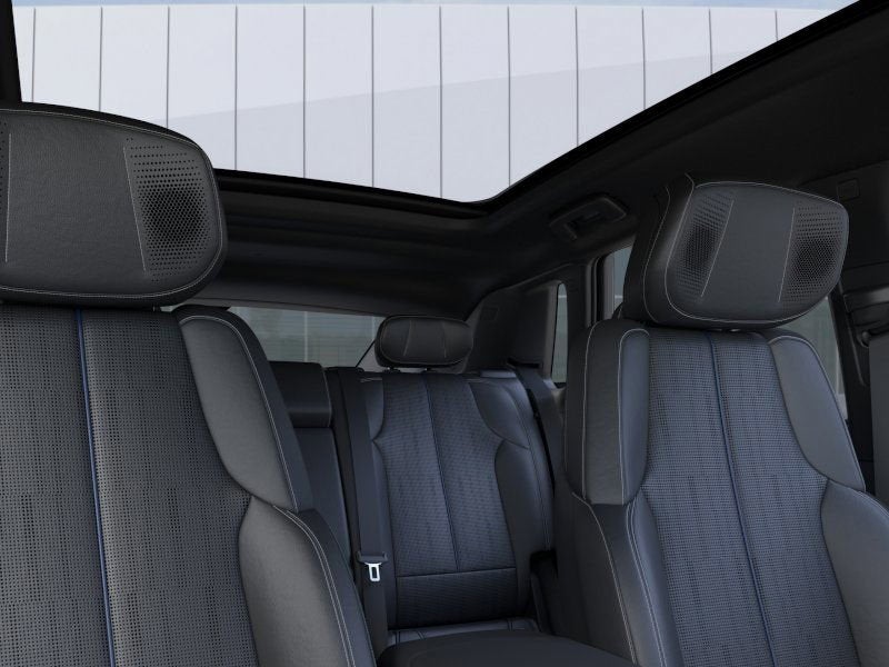 2025 Cadillac LYRIQ Sport 2