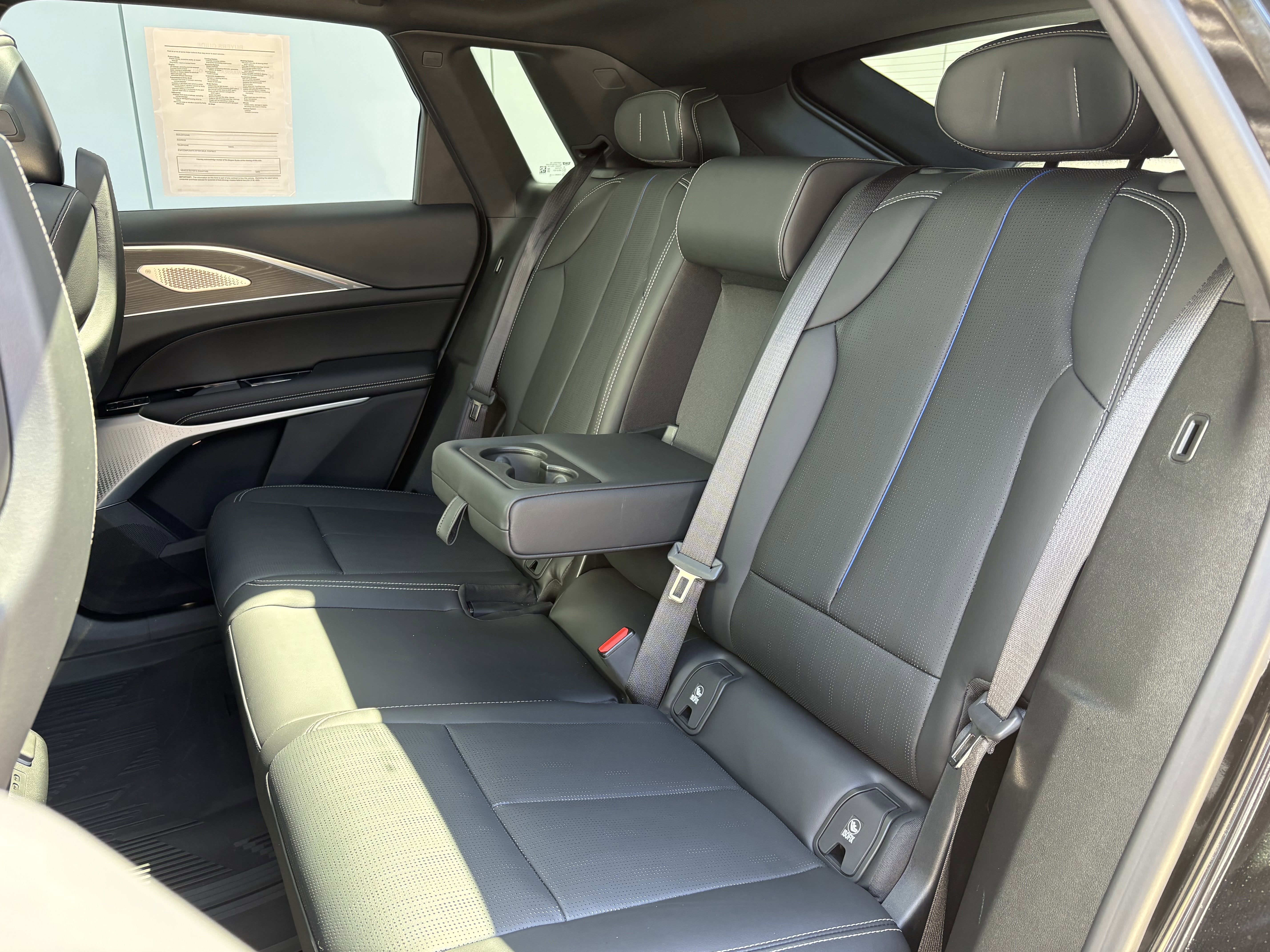 2024 Cadillac LYRIQ Sport 3