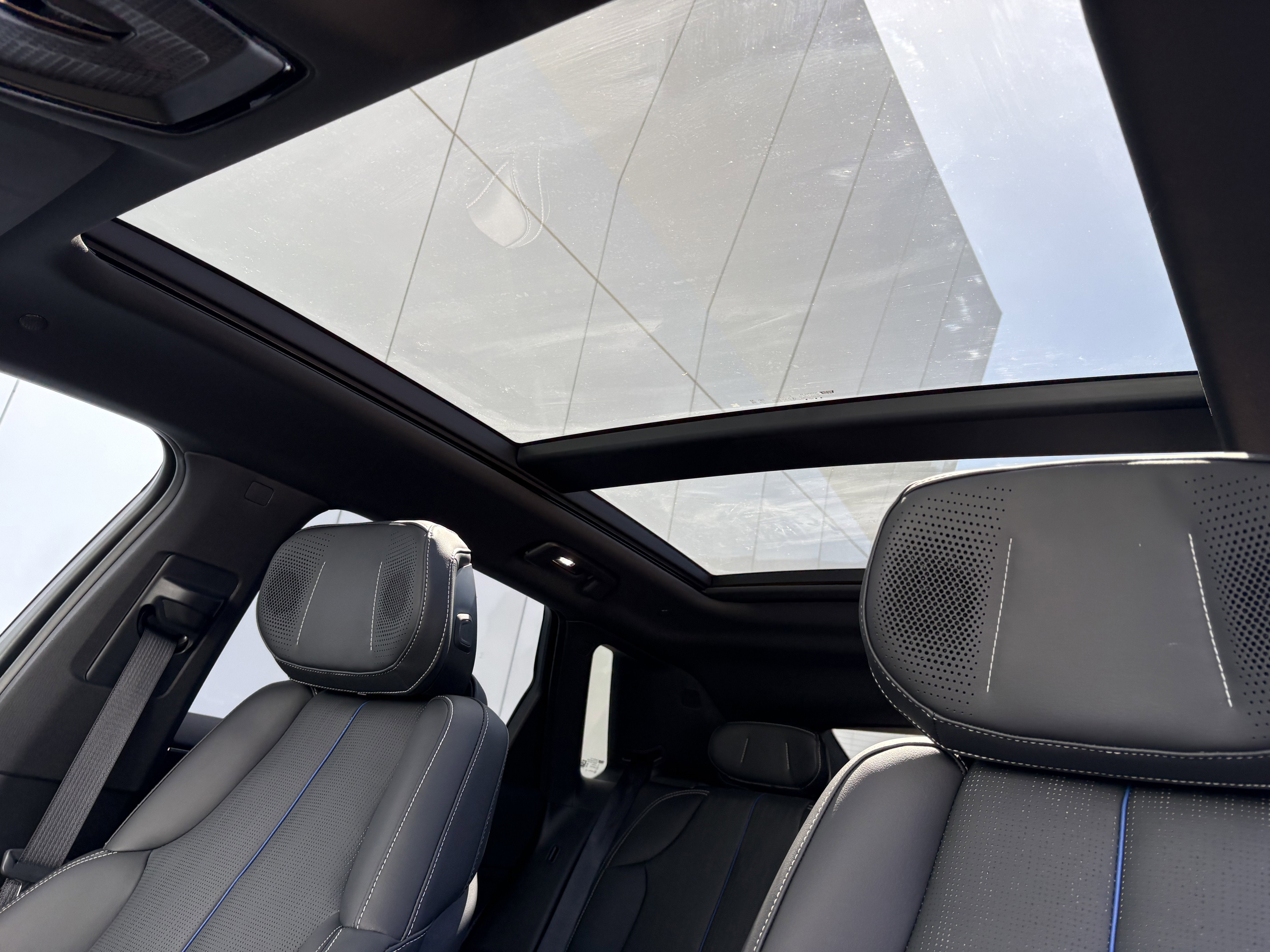 2024 Cadillac LYRIQ Sport 3