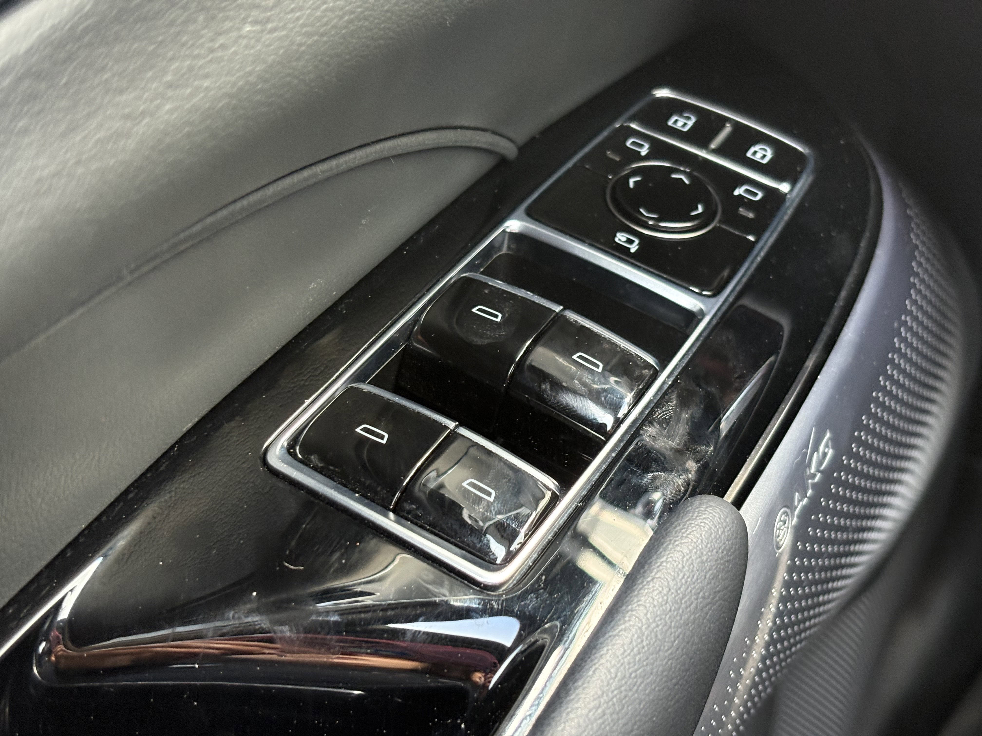 2024 Cadillac LYRIQ Sport 3