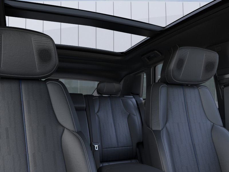 2025 Cadillac LYRIQ Sport 2