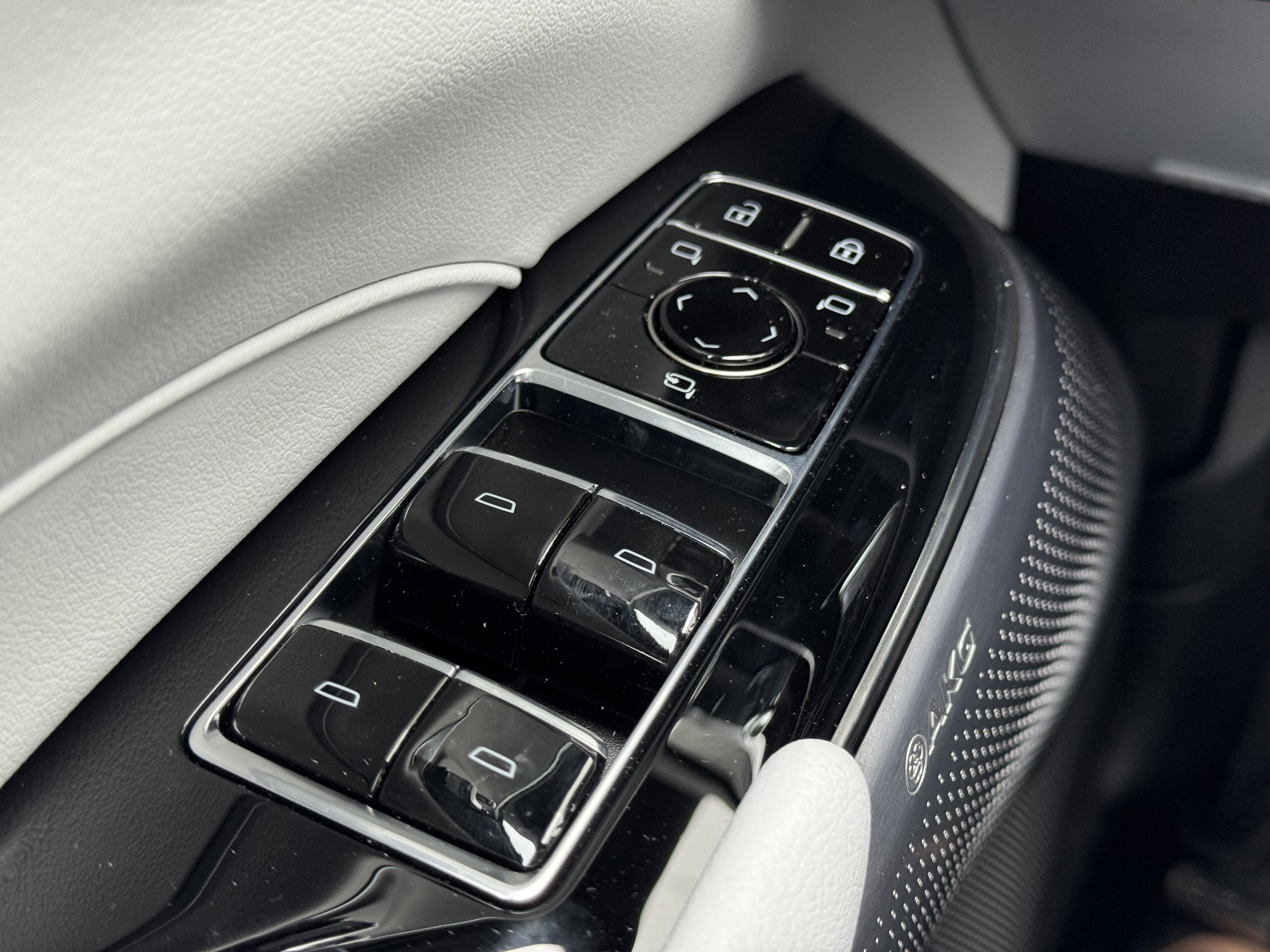 2025 Cadillac LYRIQ Sport 3