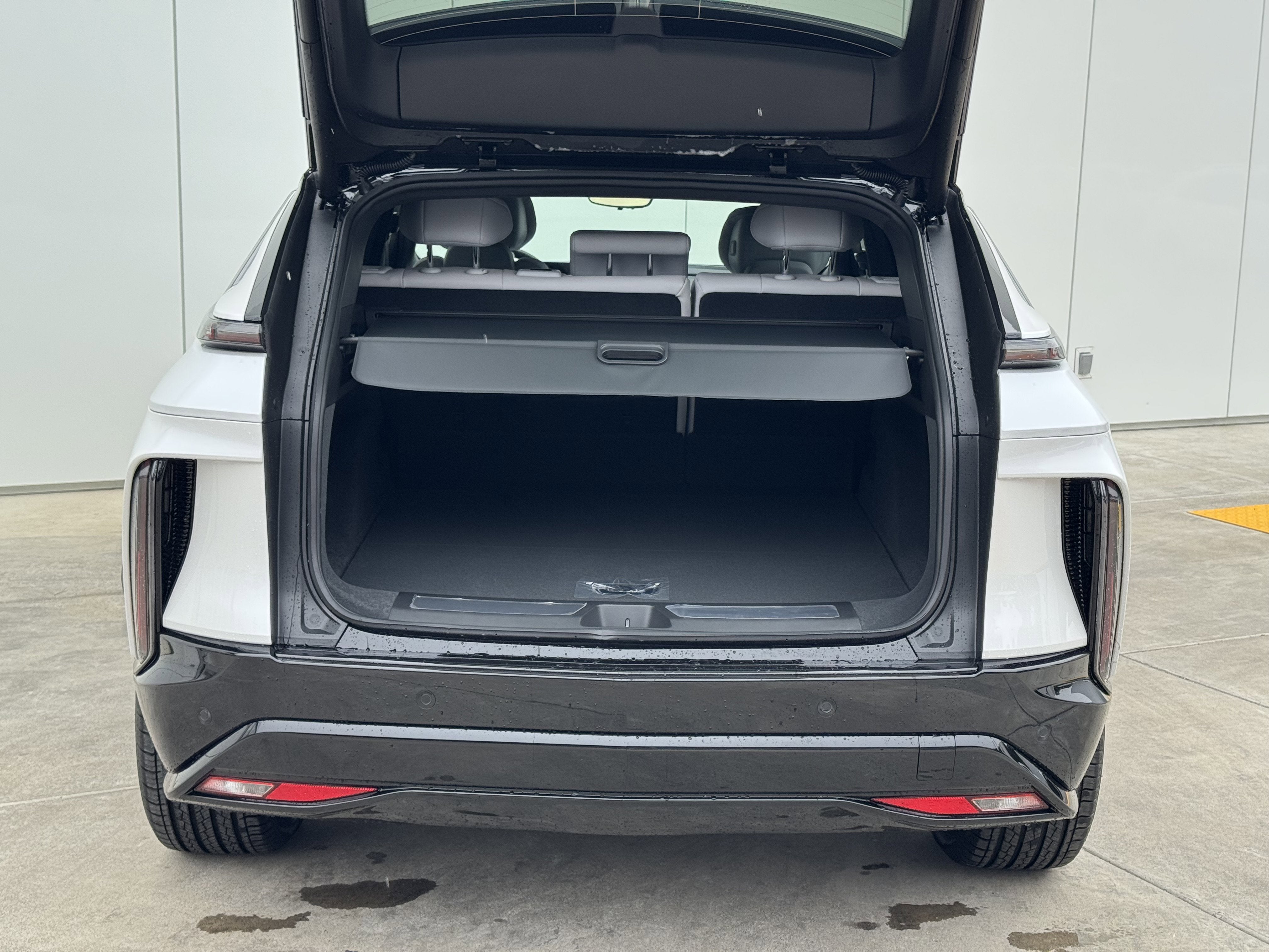 2025 Cadillac LYRIQ Sport 3