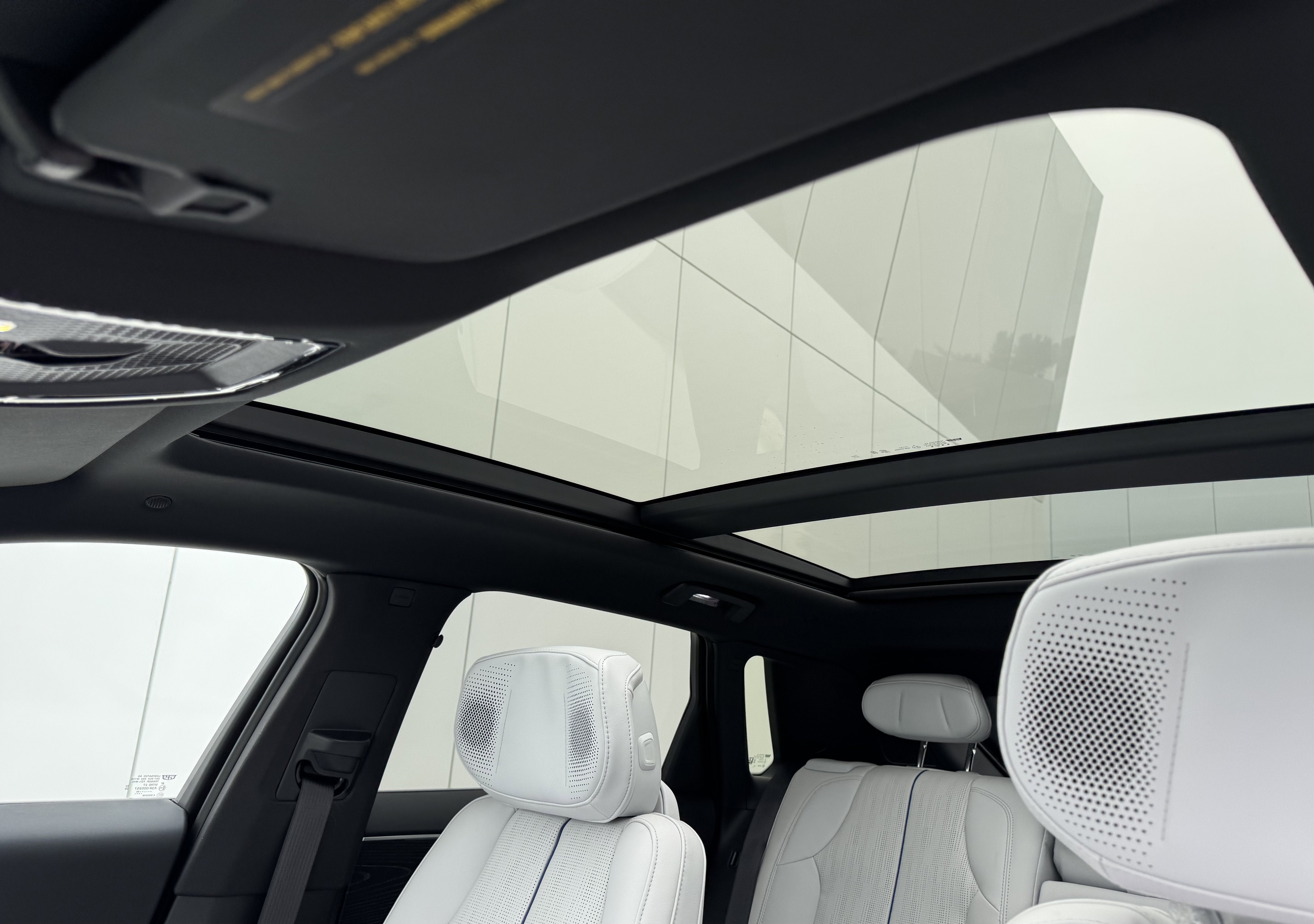 2025 Cadillac LYRIQ Sport 3