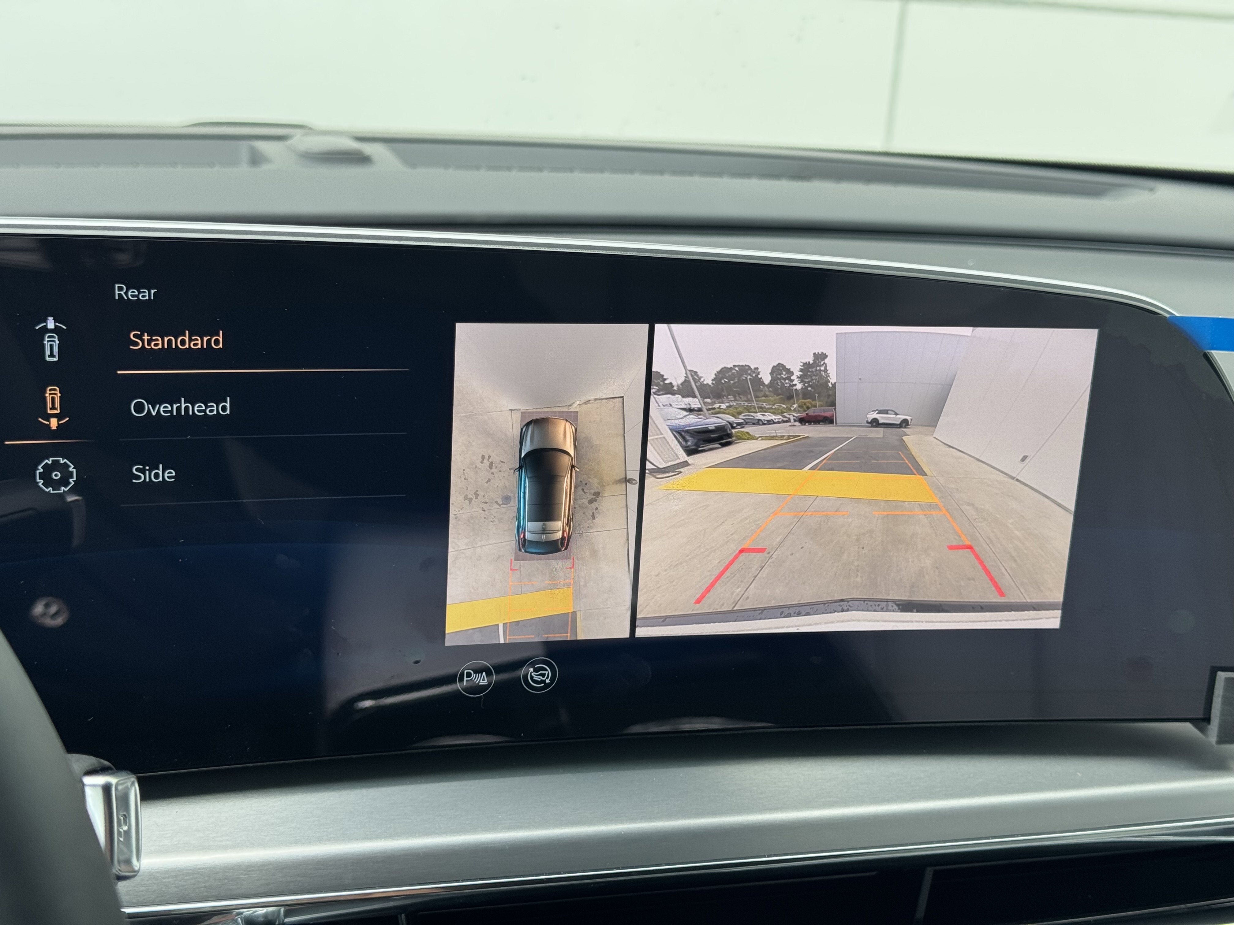 2025 Cadillac LYRIQ Sport 3