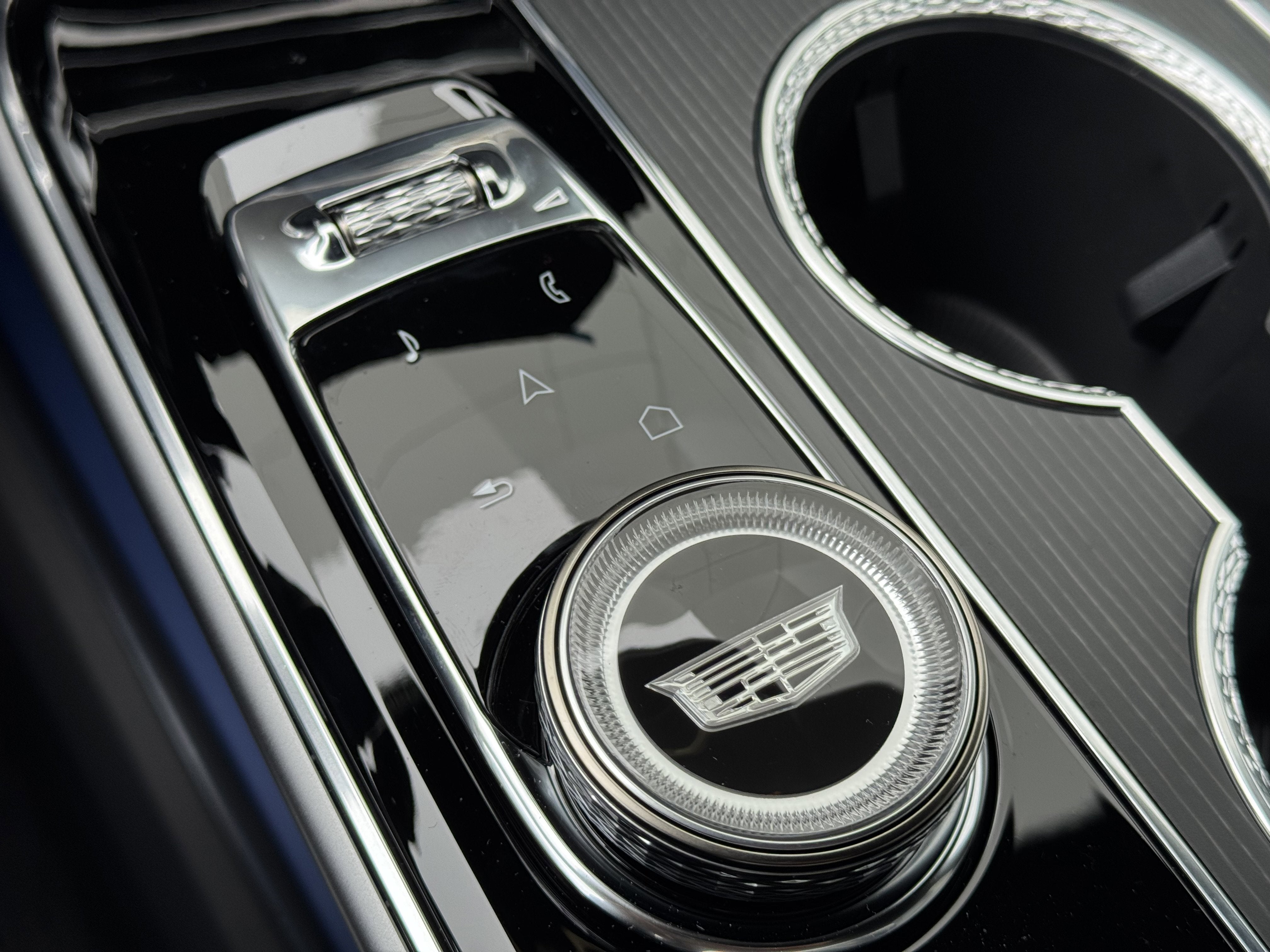 2025 Cadillac LYRIQ Sport 3