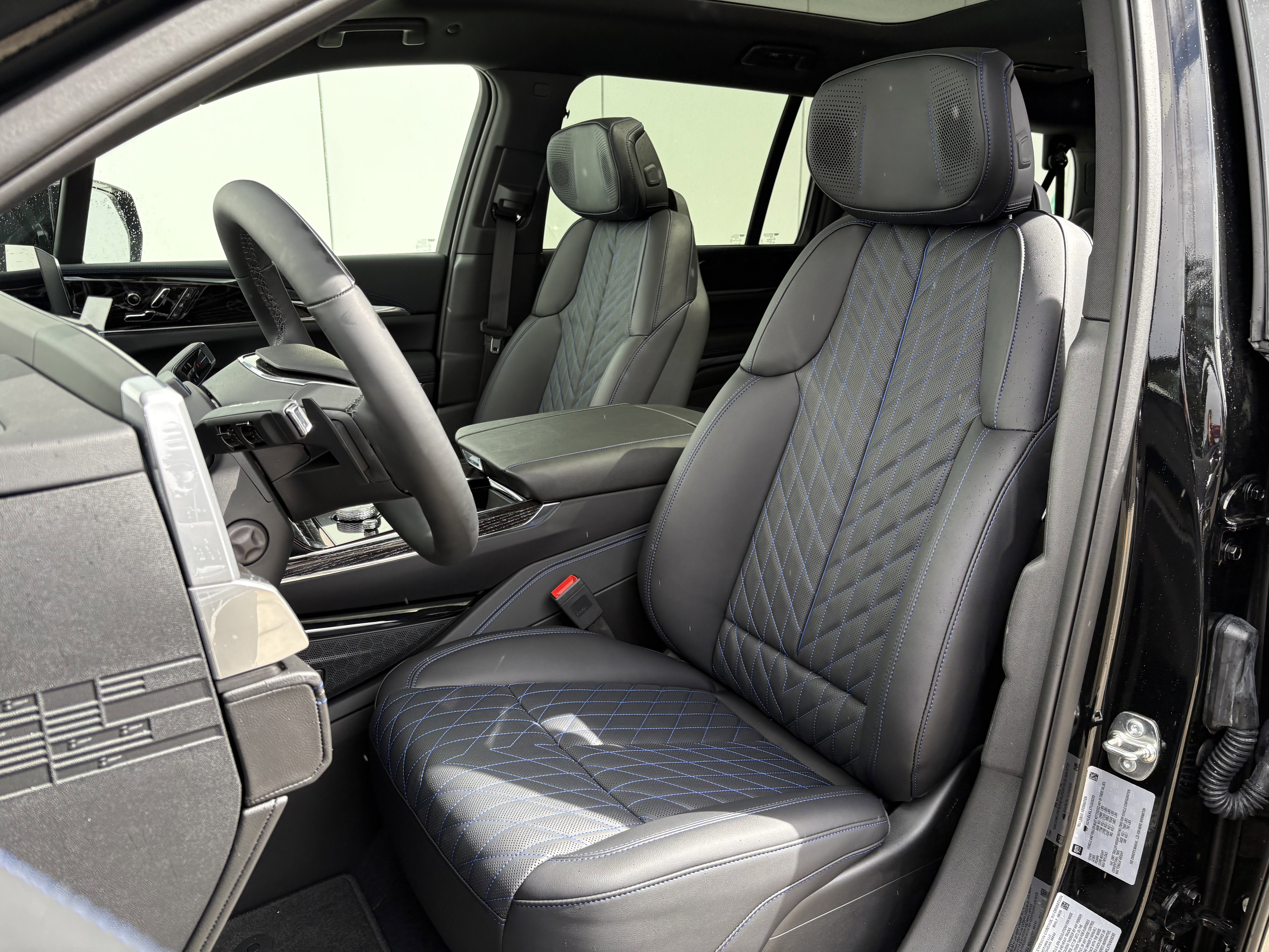 2026 Cadillac ESCALADE IQL Sport