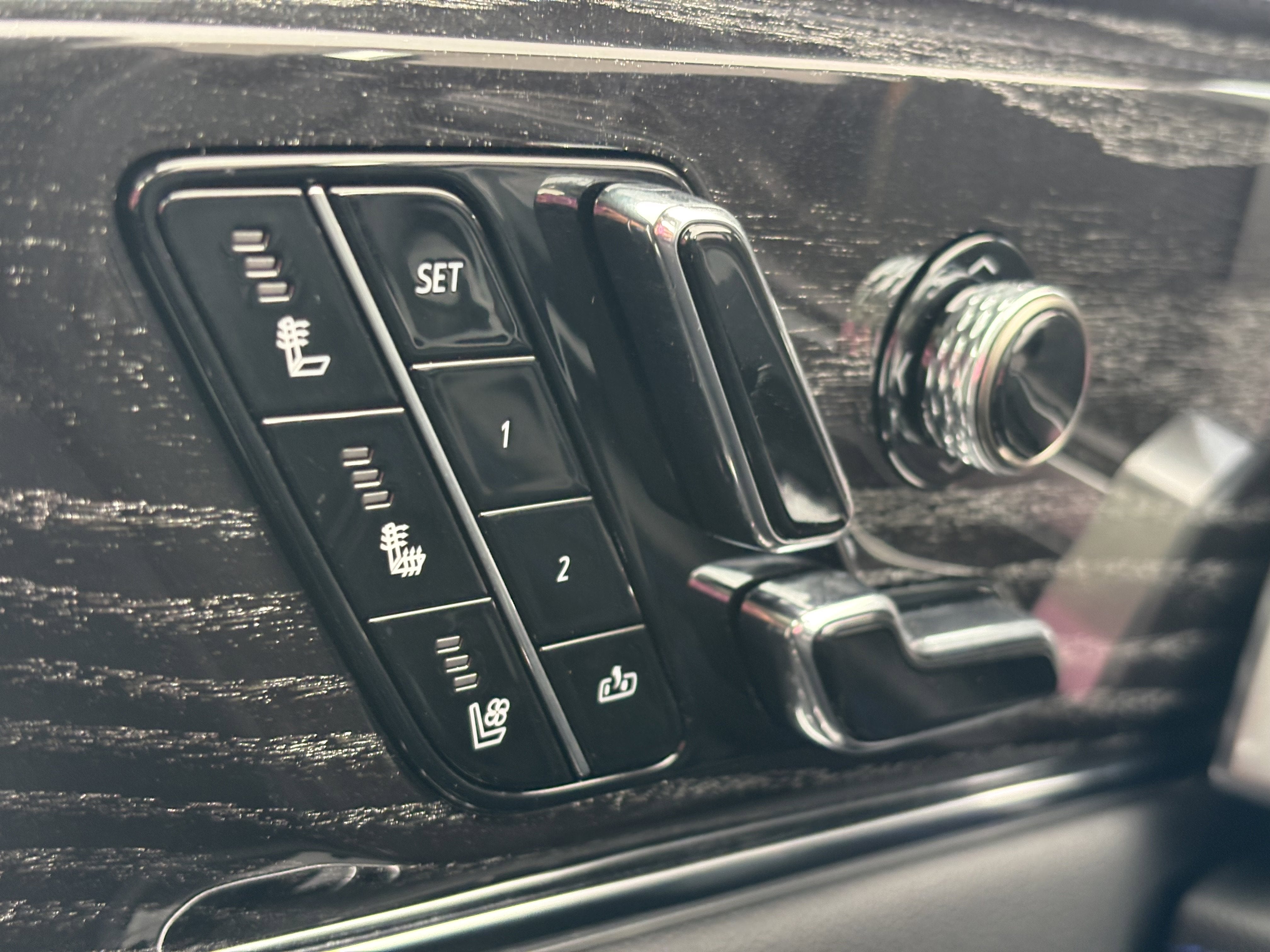 2026 Cadillac ESCALADE IQL Sport