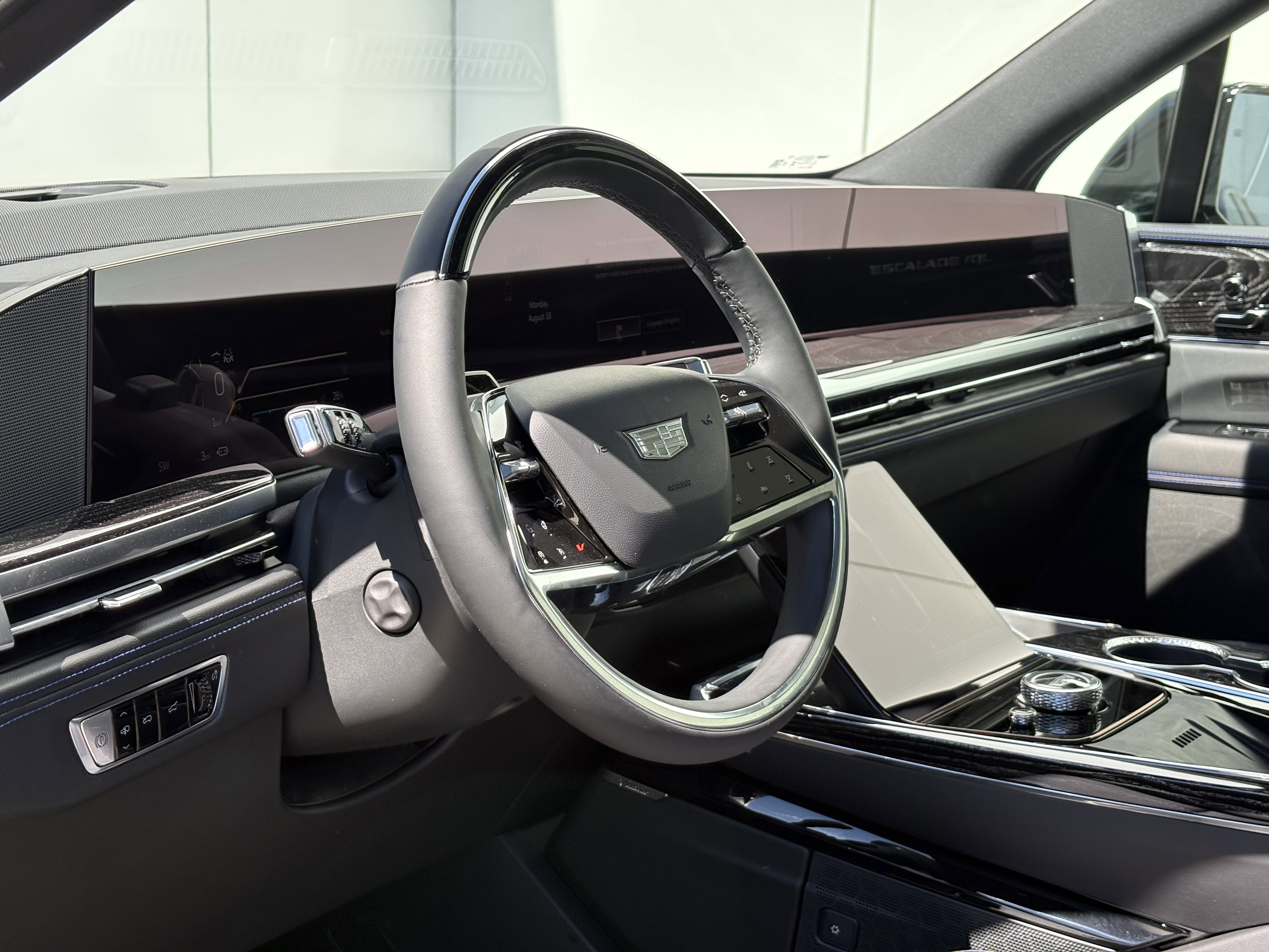 2026 Cadillac ESCALADE IQL Sport