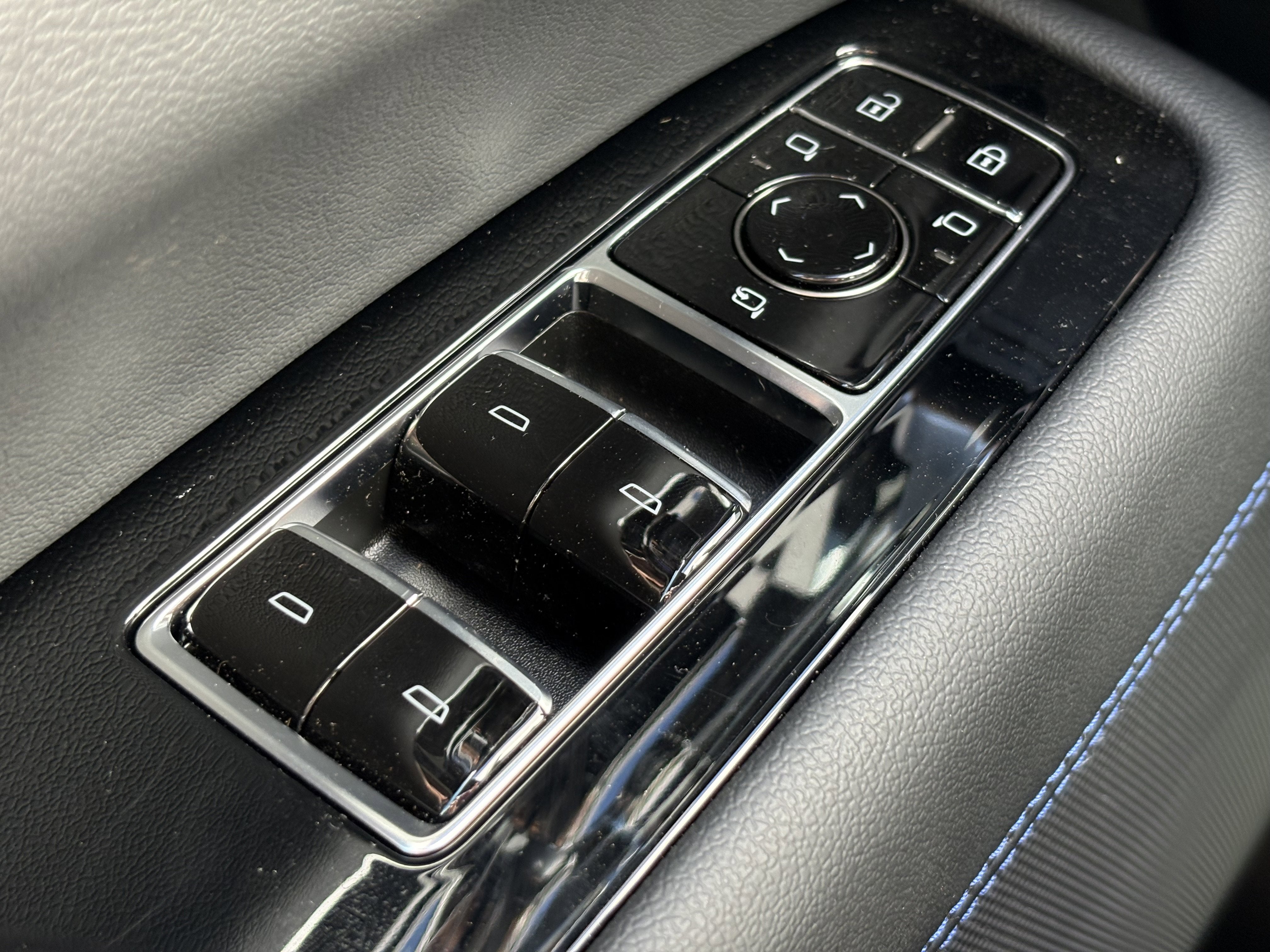 2026 Cadillac ESCALADE IQL Sport