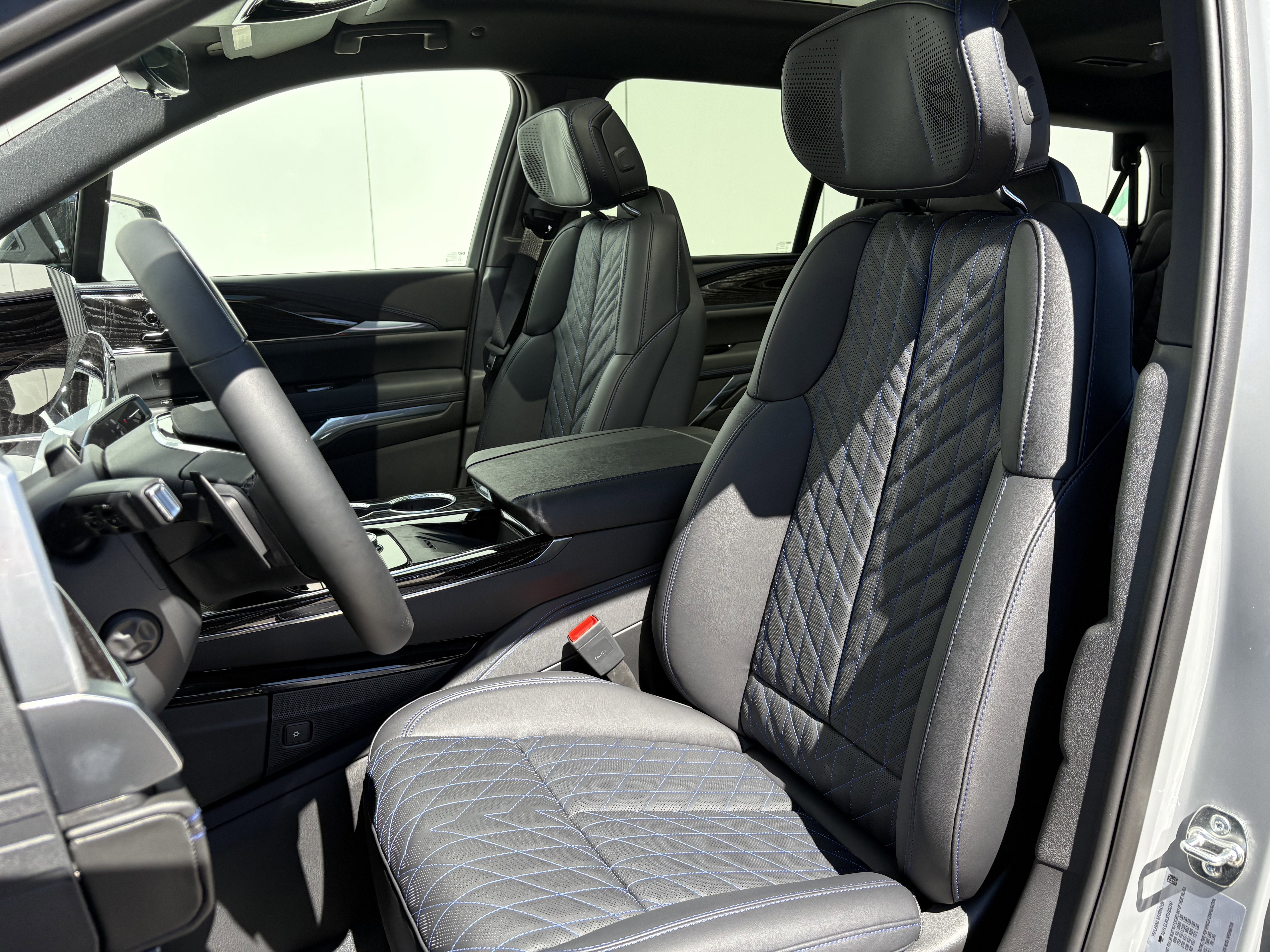 2026 Cadillac ESCALADE IQL Sport