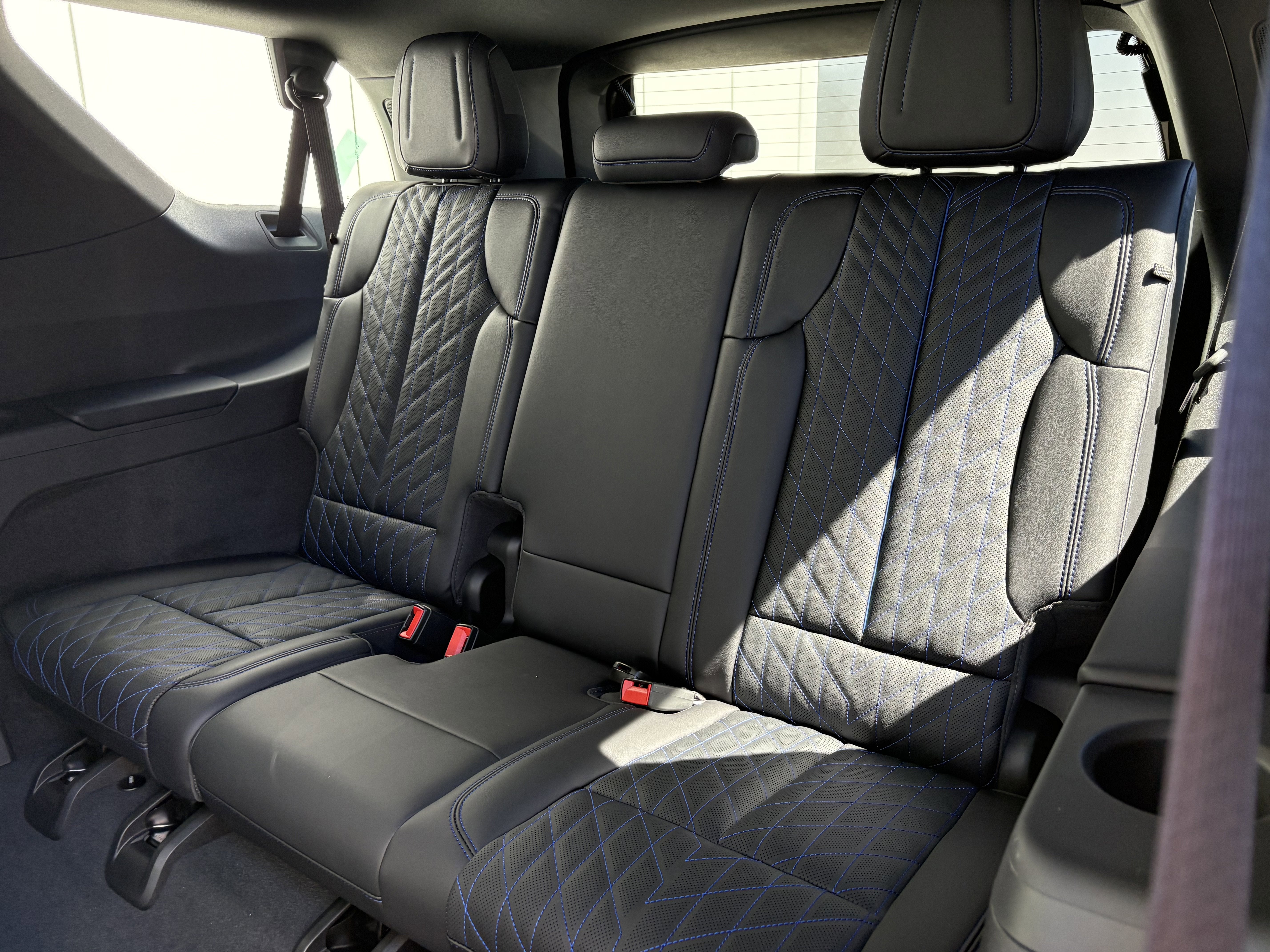 2026 Cadillac ESCALADE IQL Sport