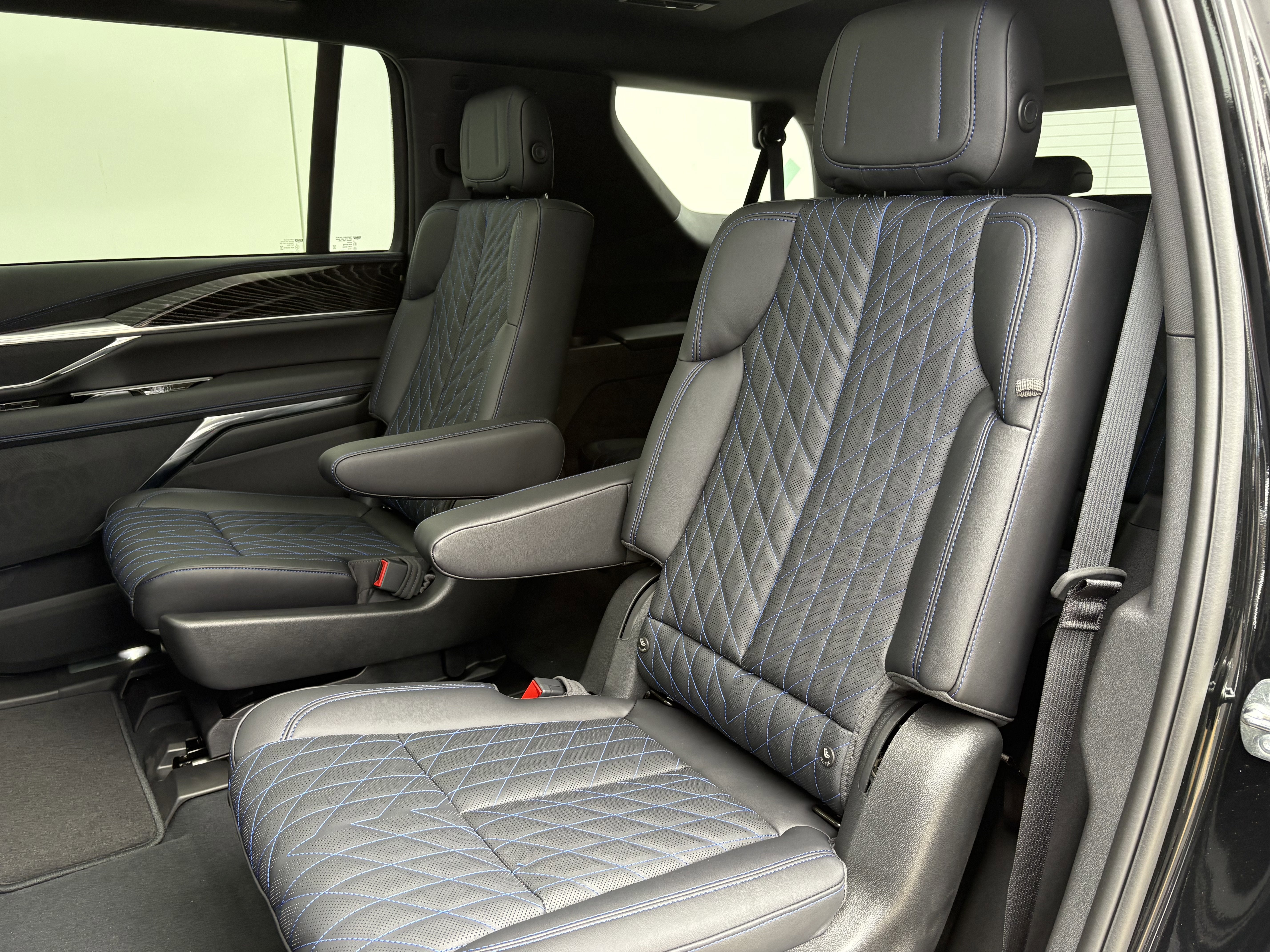 2026 Cadillac ESCALADE IQL Sport