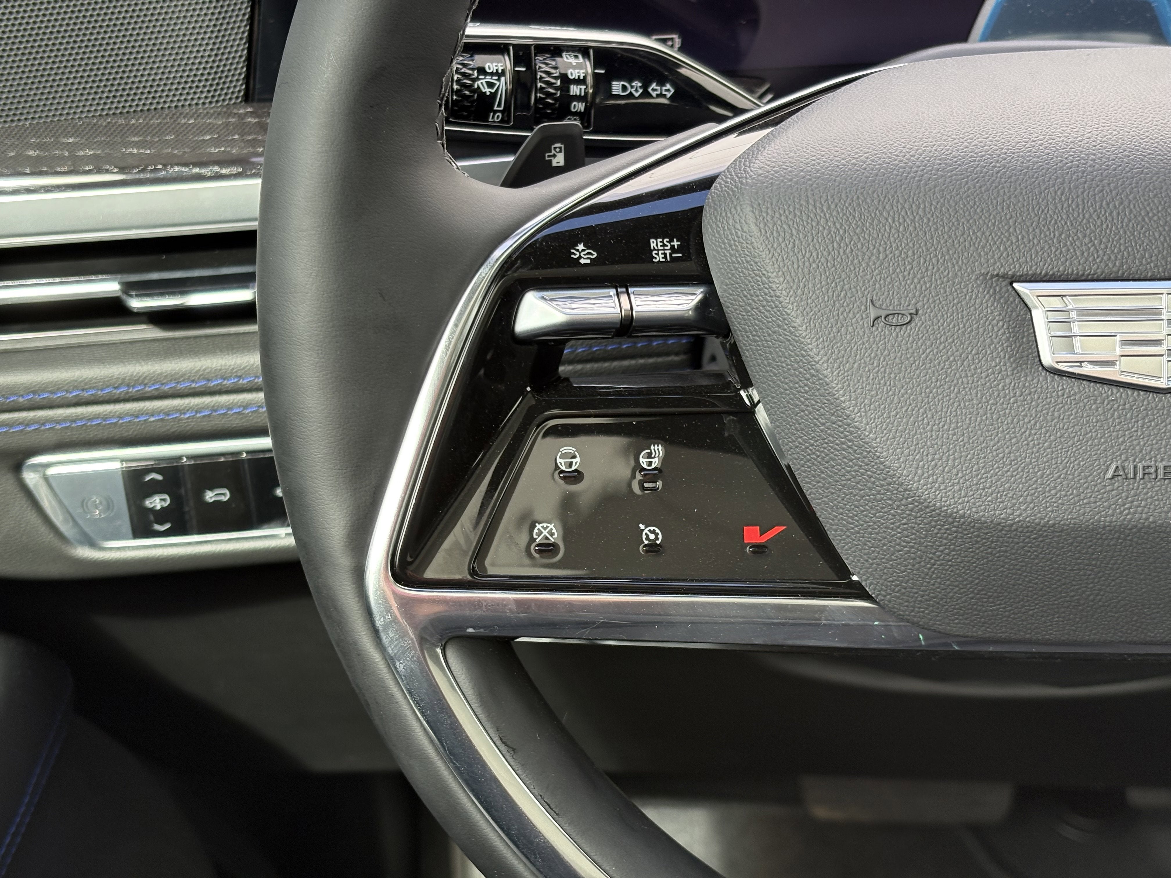 2026 Cadillac ESCALADE IQL Sport