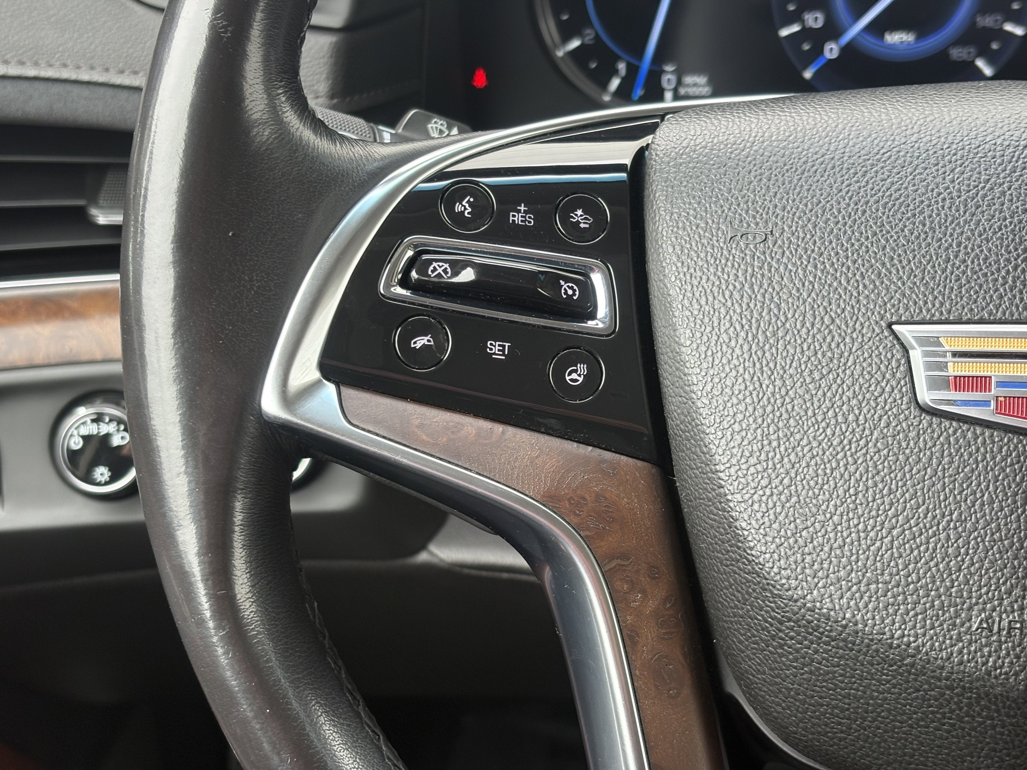 2018 Cadillac Escalade Luxury