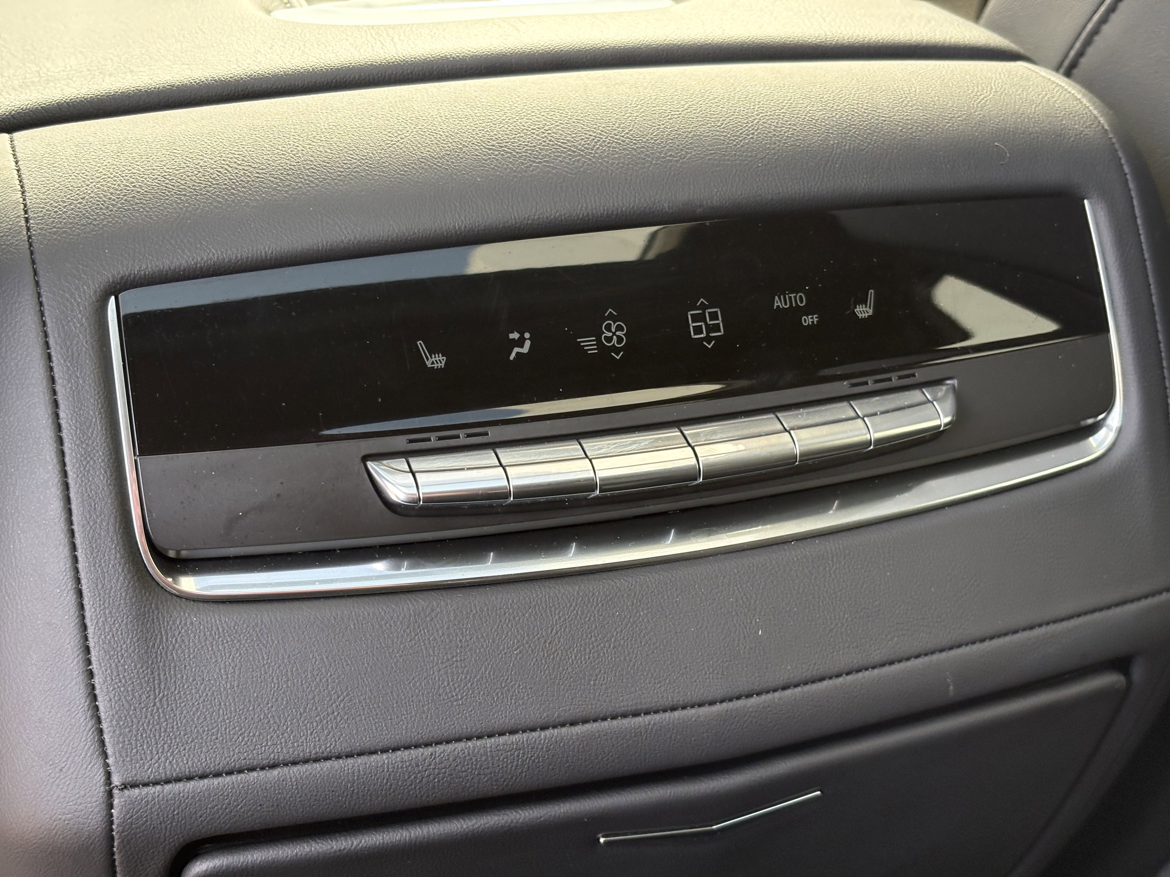 2024 Cadillac Escalade Sport