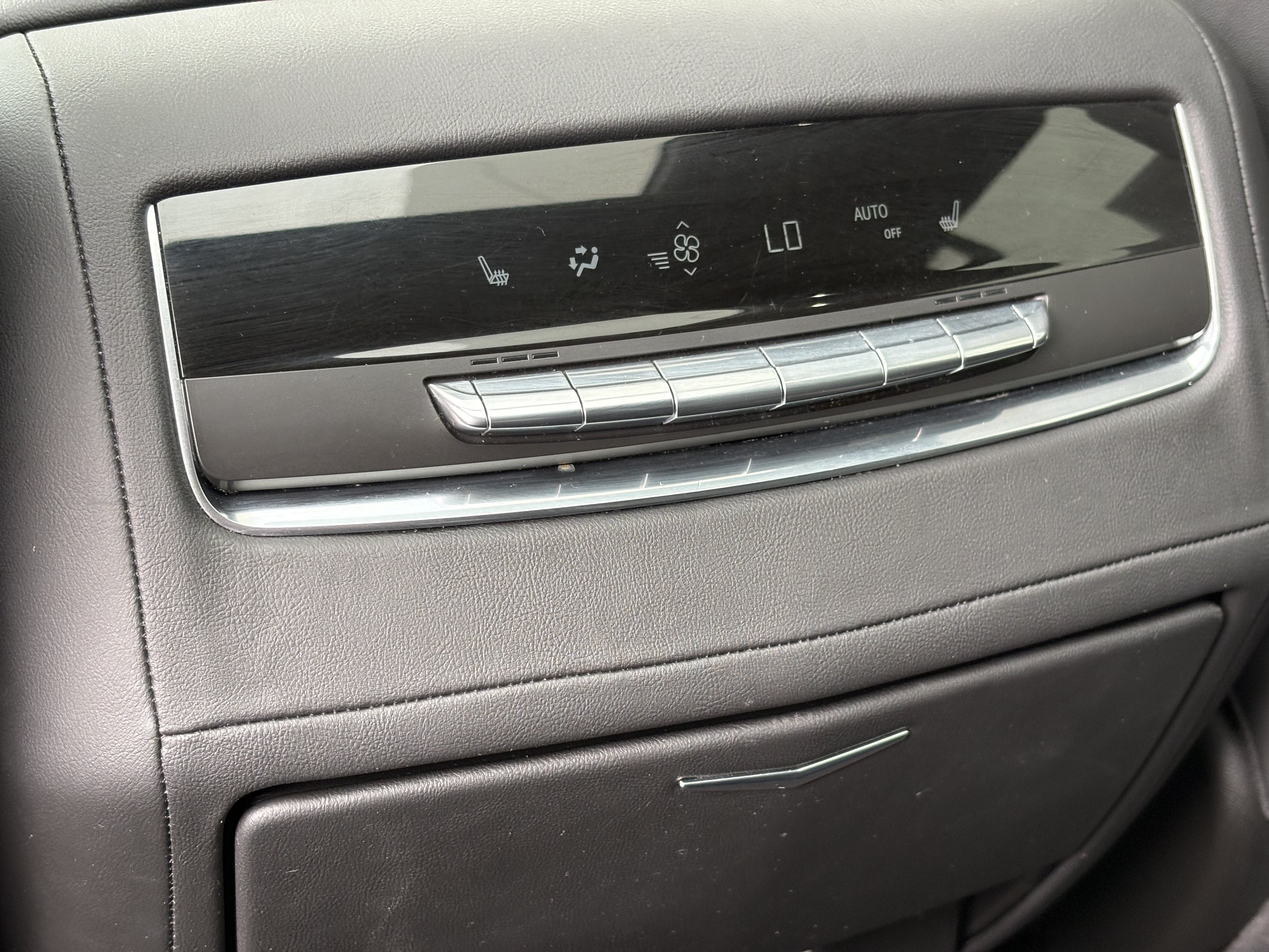 2024 Cadillac Escalade ESV Premium Luxury