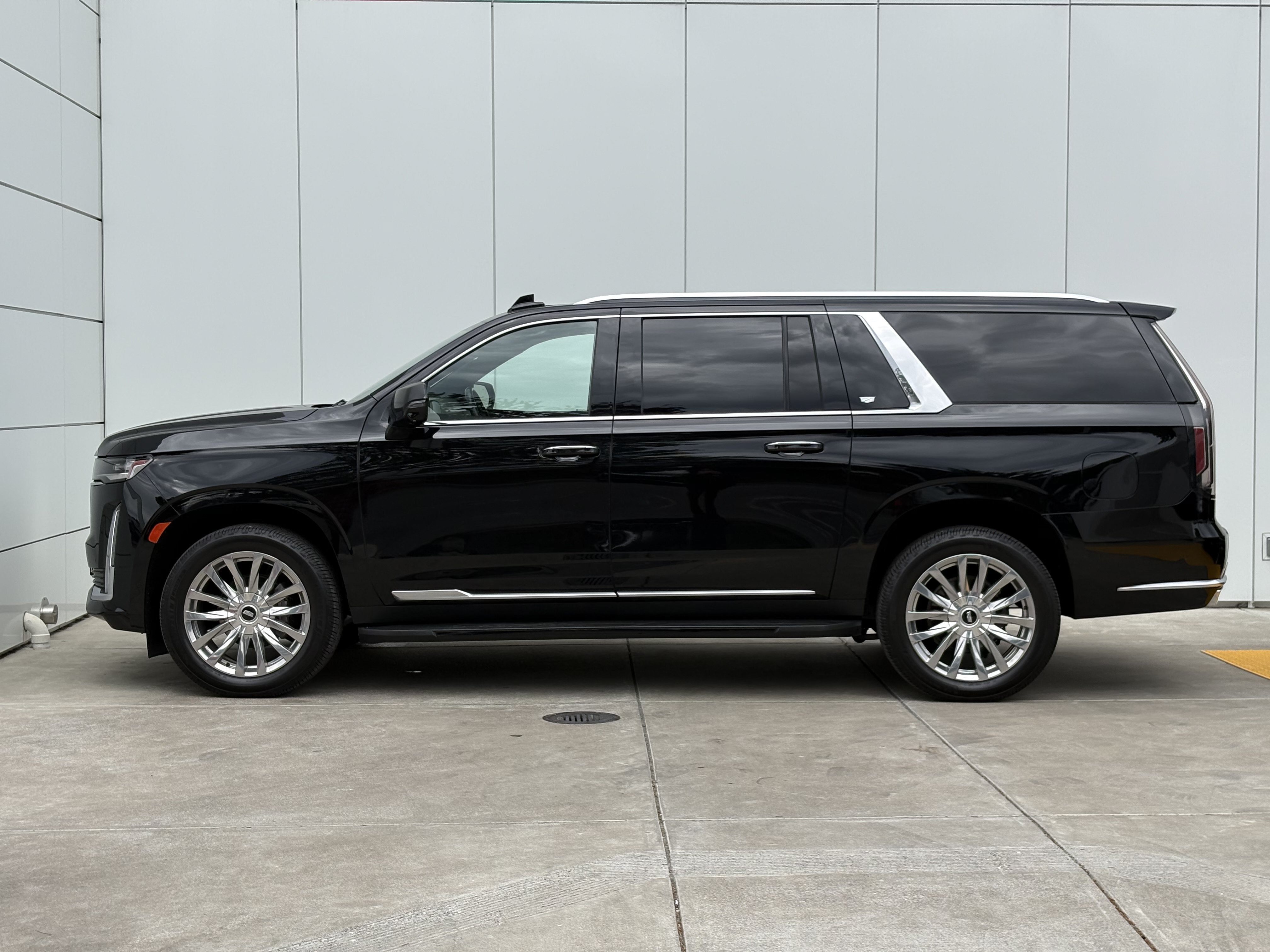 2022 Cadillac Escalade ESV Premium Luxury