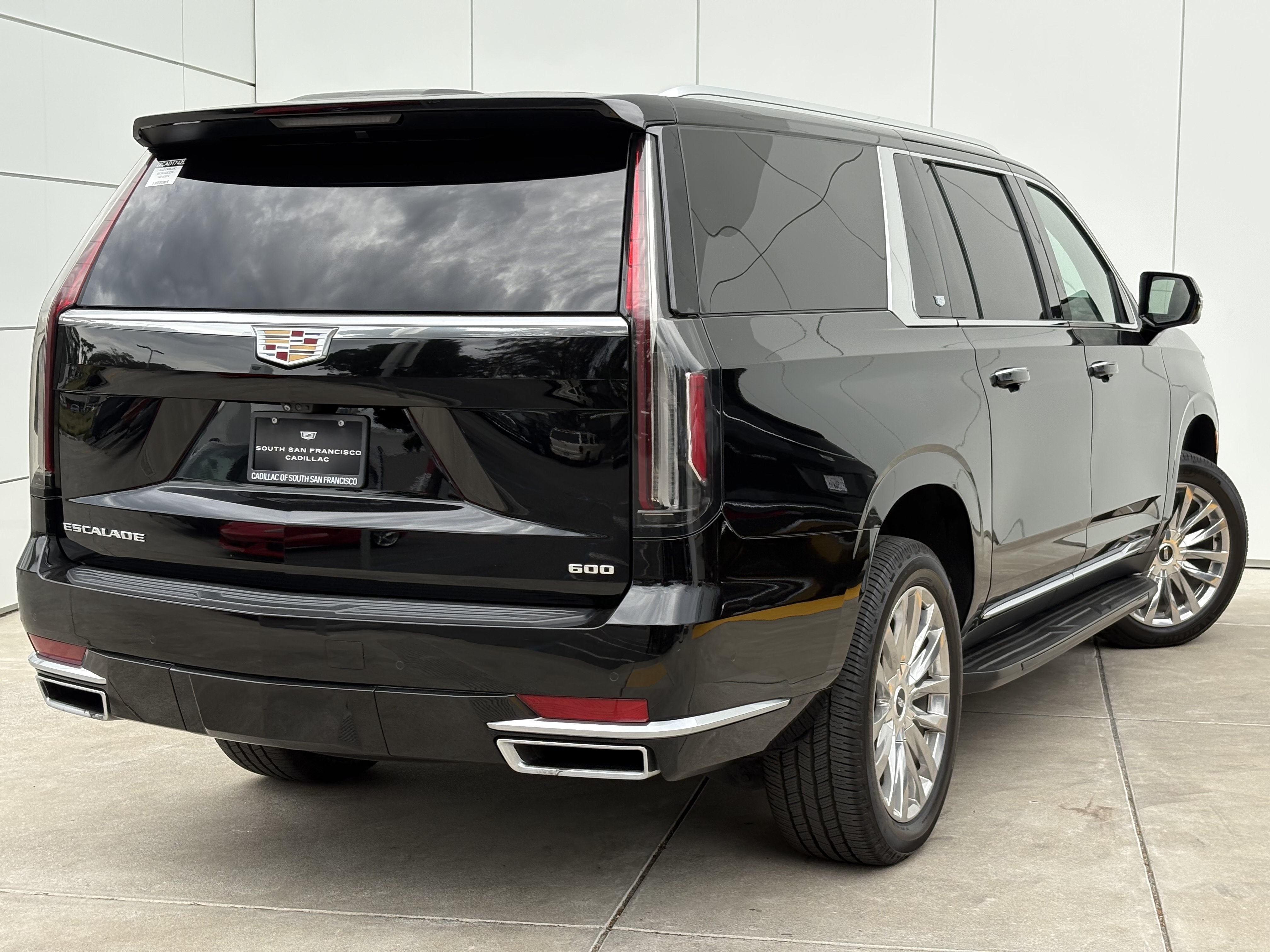 2022 Cadillac Escalade ESV Premium Luxury