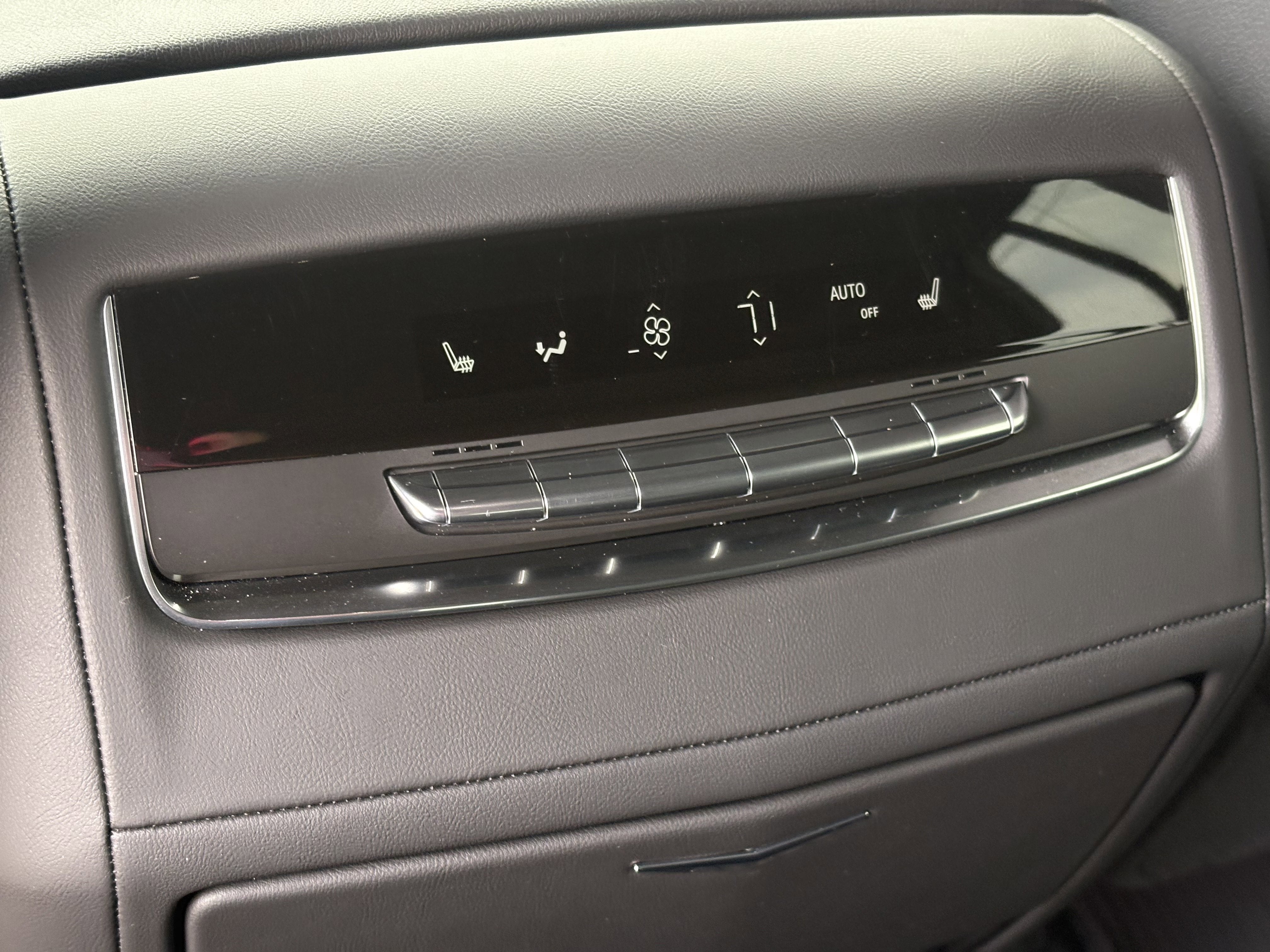 2025 Cadillac Escalade Luxury