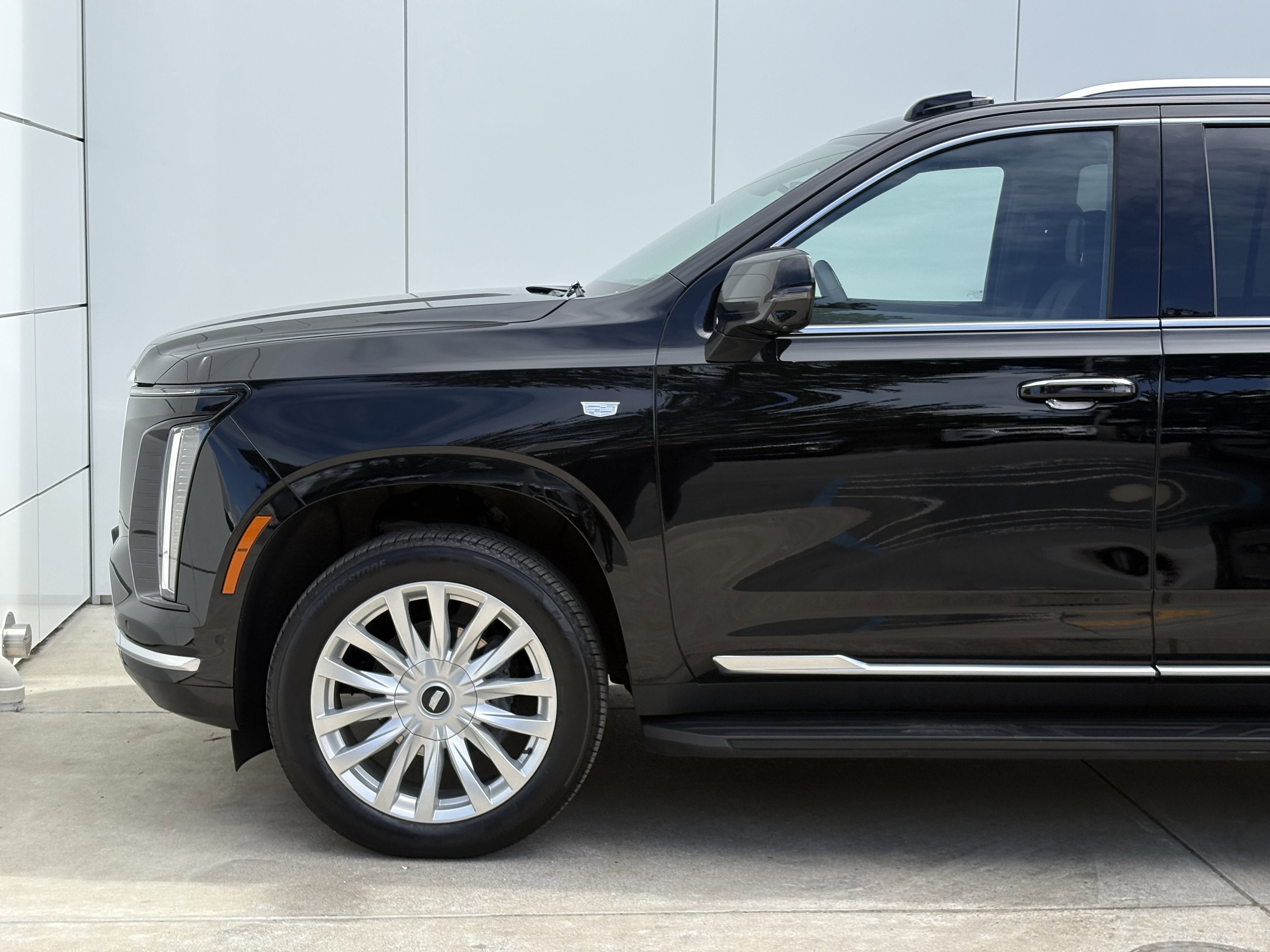 2025 Cadillac Escalade Luxury
