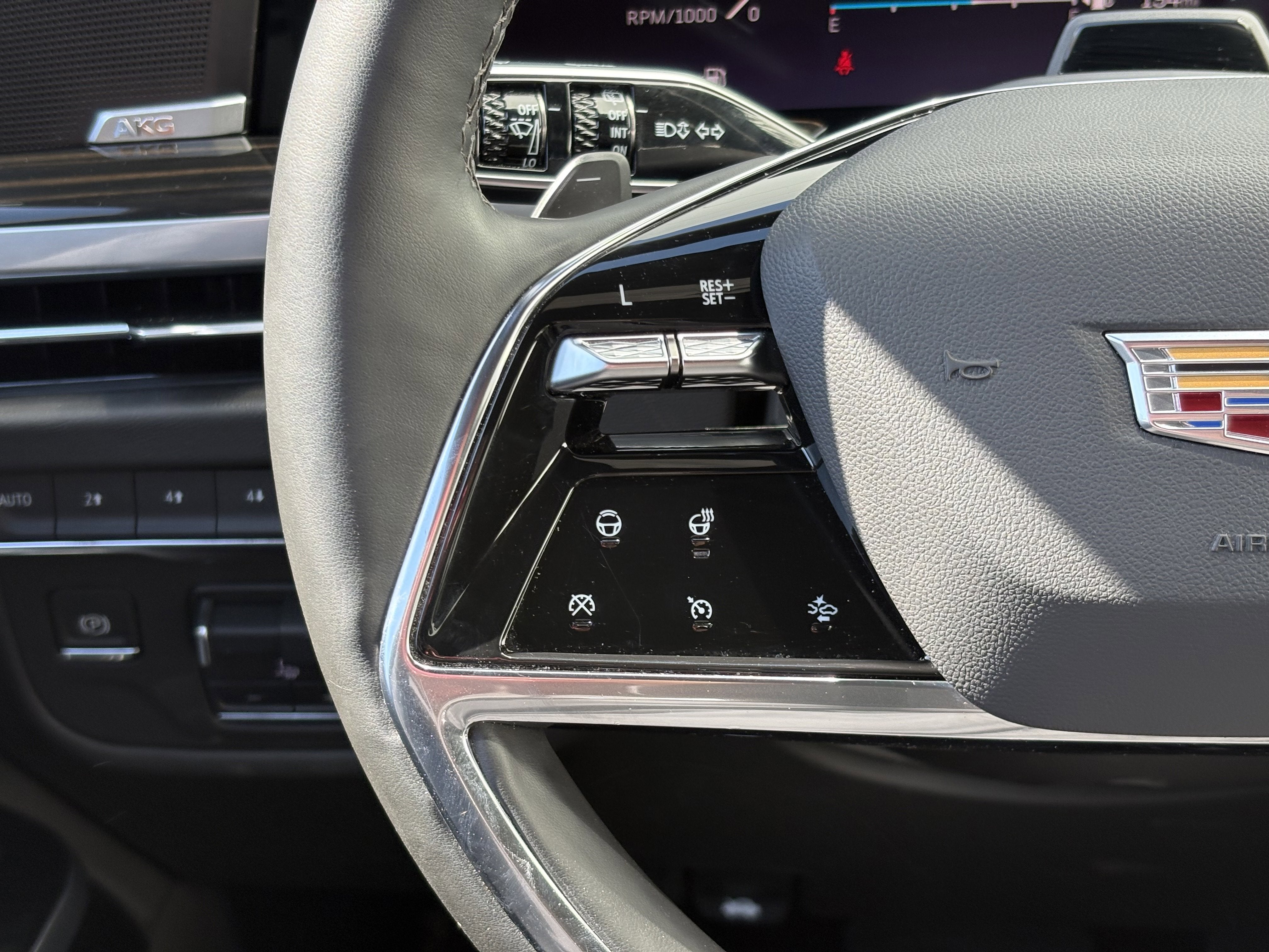 2025 Cadillac Escalade ESV Premium Luxury