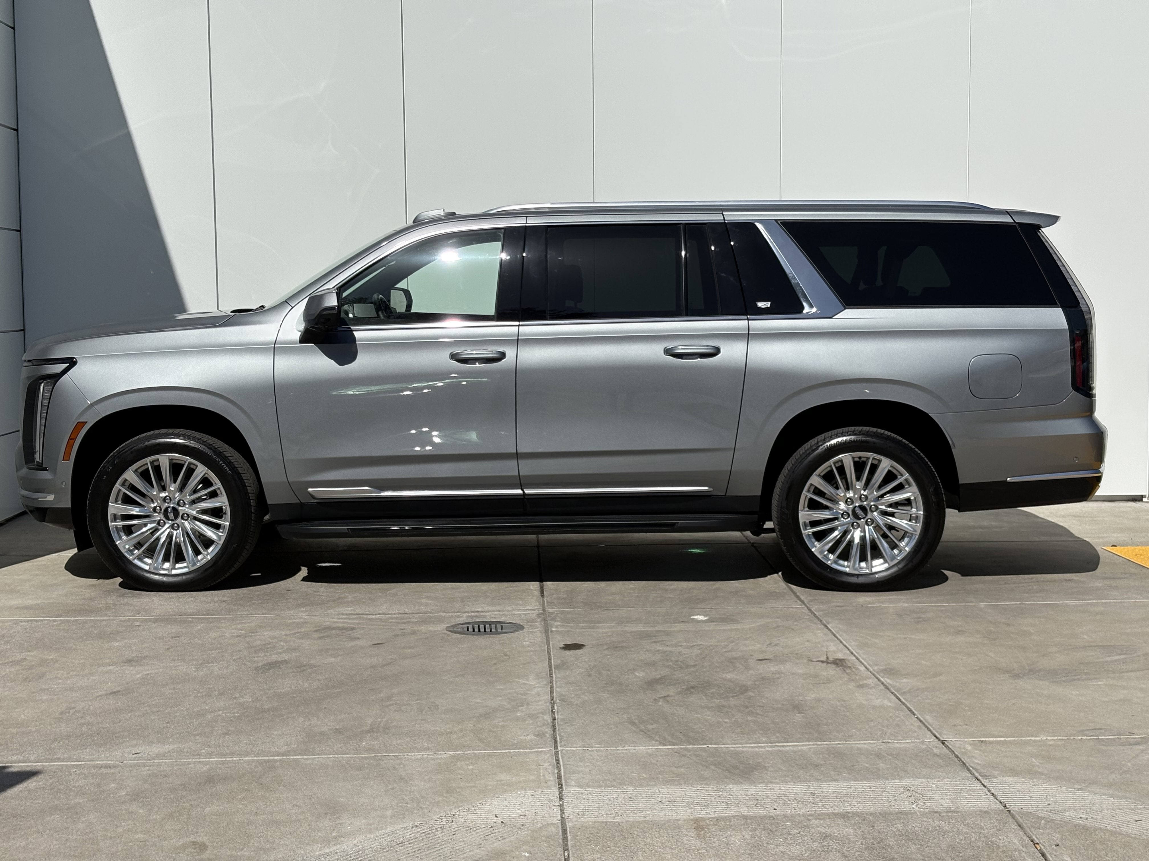2025 Cadillac Escalade ESV Premium Luxury