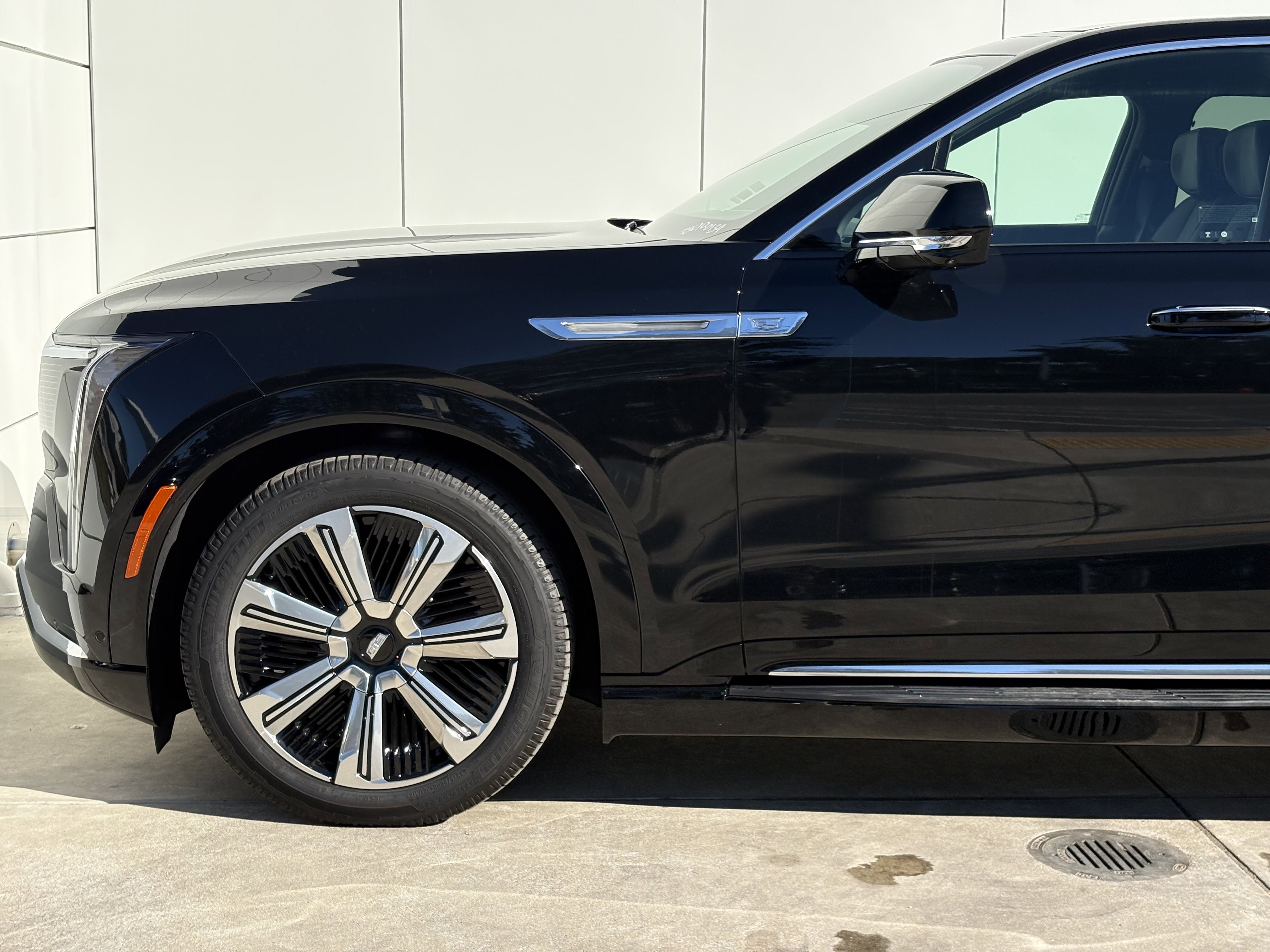 2025 Cadillac ESCALADE IQ Luxury 1