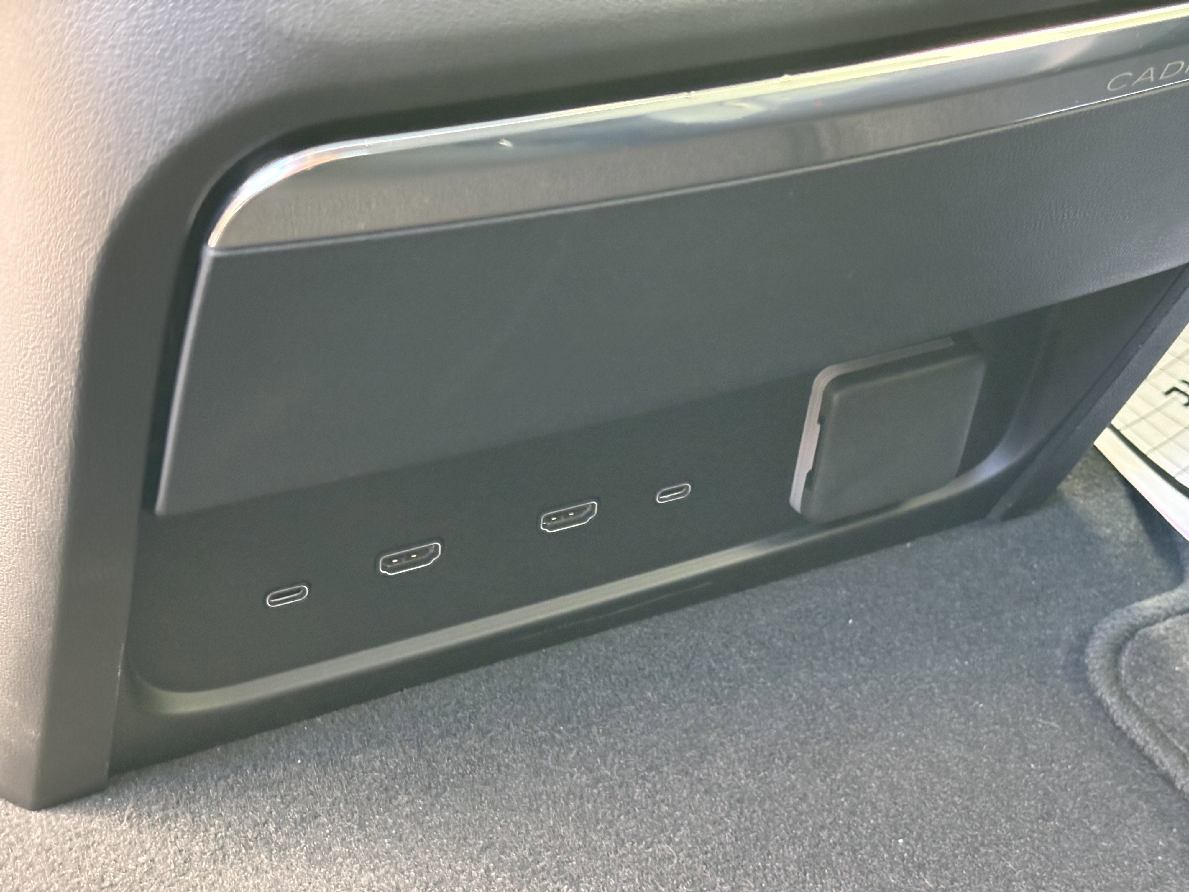 2025 Cadillac ESCALADE IQ Luxury 1