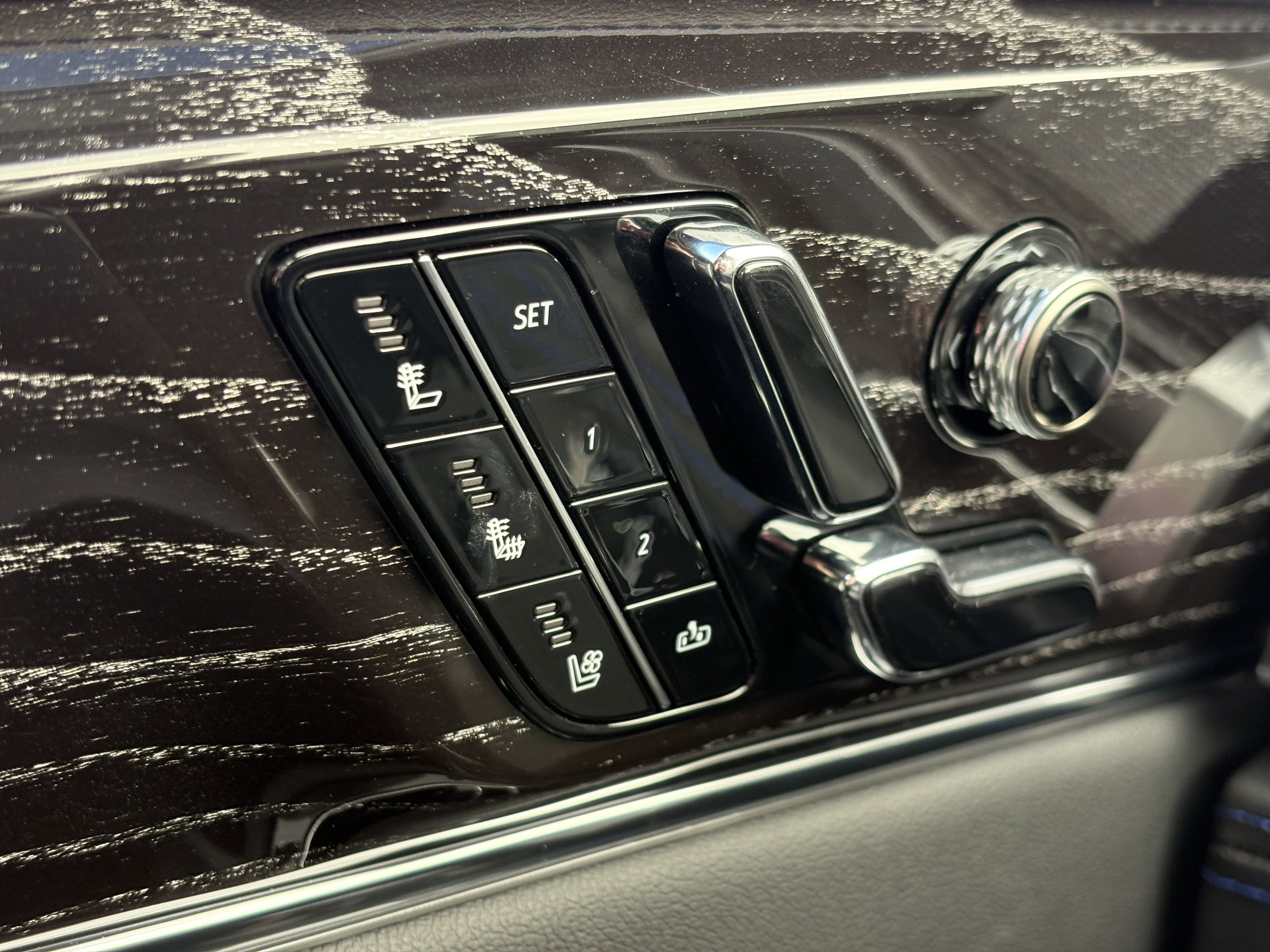 2025 Cadillac ESCALADE IQ Luxury 1