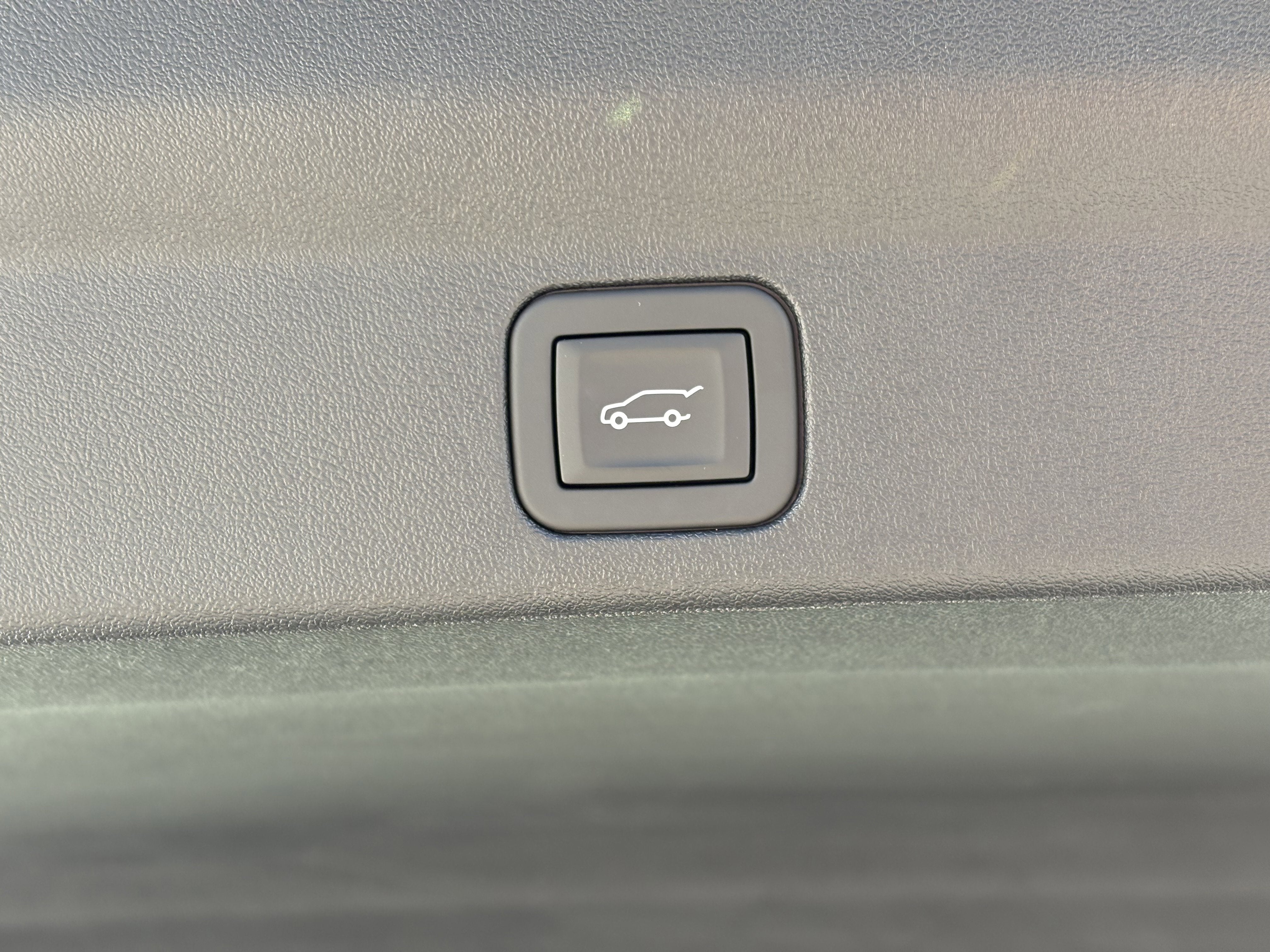 2025 Cadillac ESCALADE IQ Luxury 1