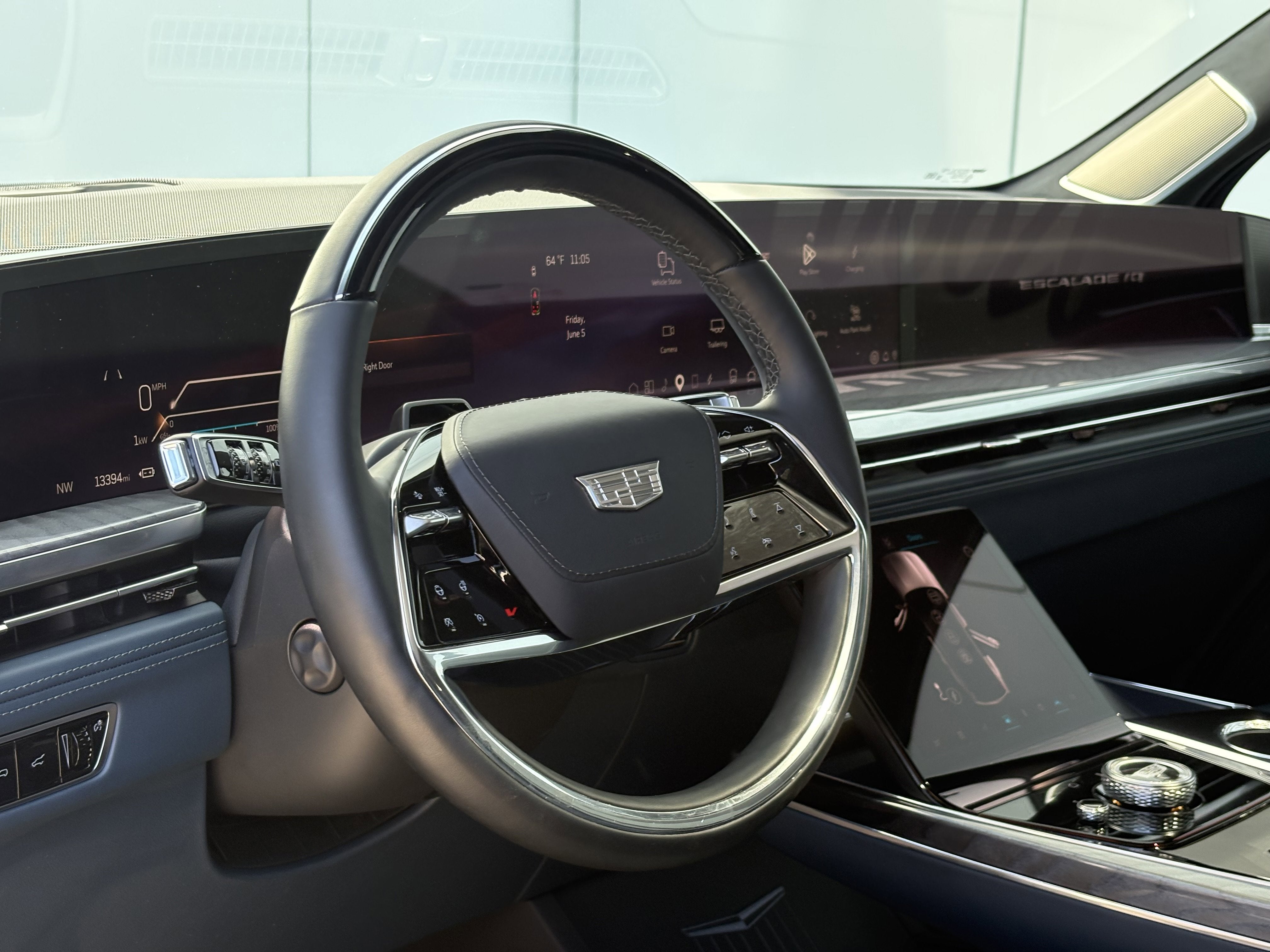 2025 Cadillac ESCALADE IQ Luxury 2