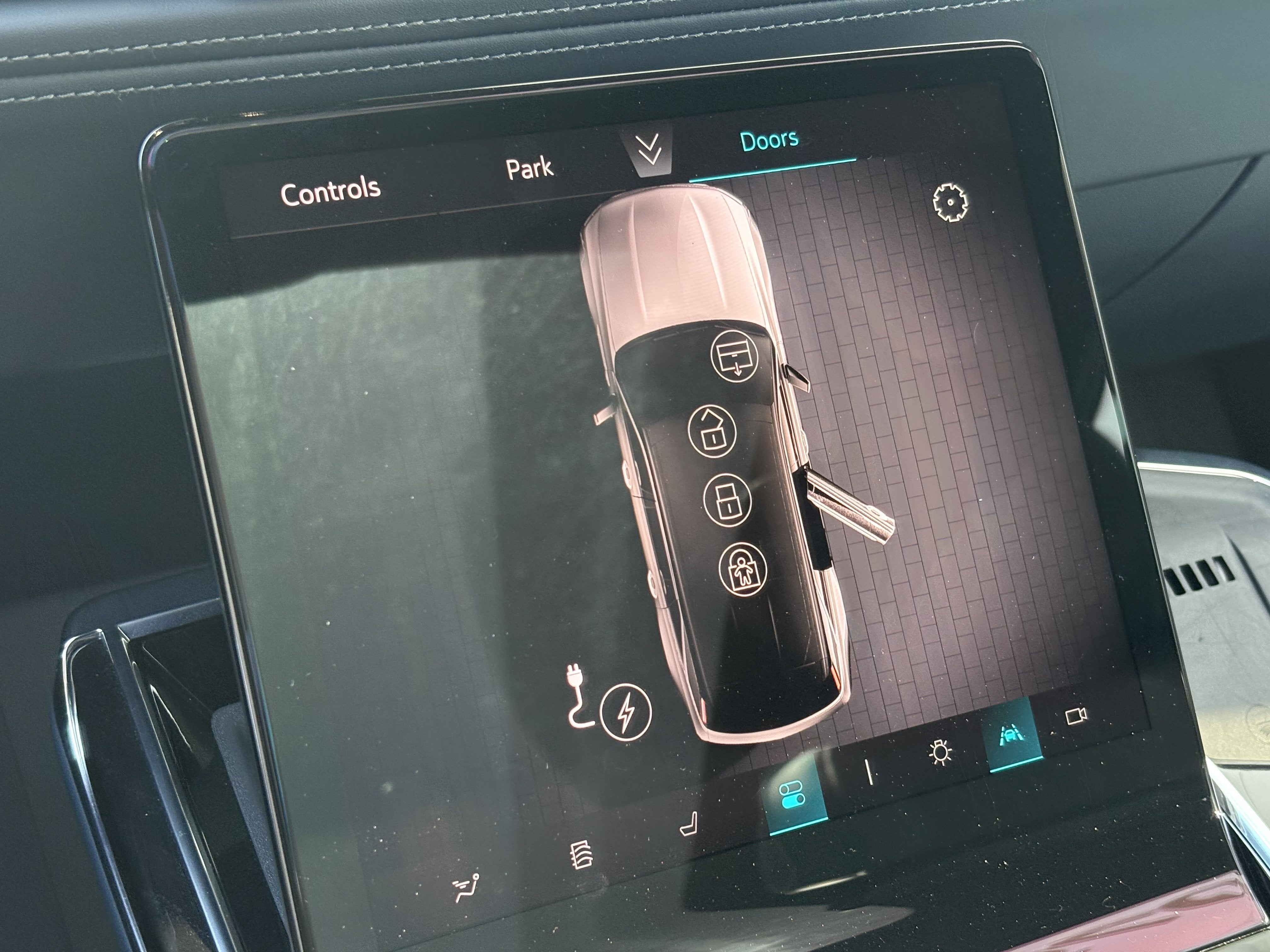 2025 Cadillac ESCALADE IQ Luxury 2