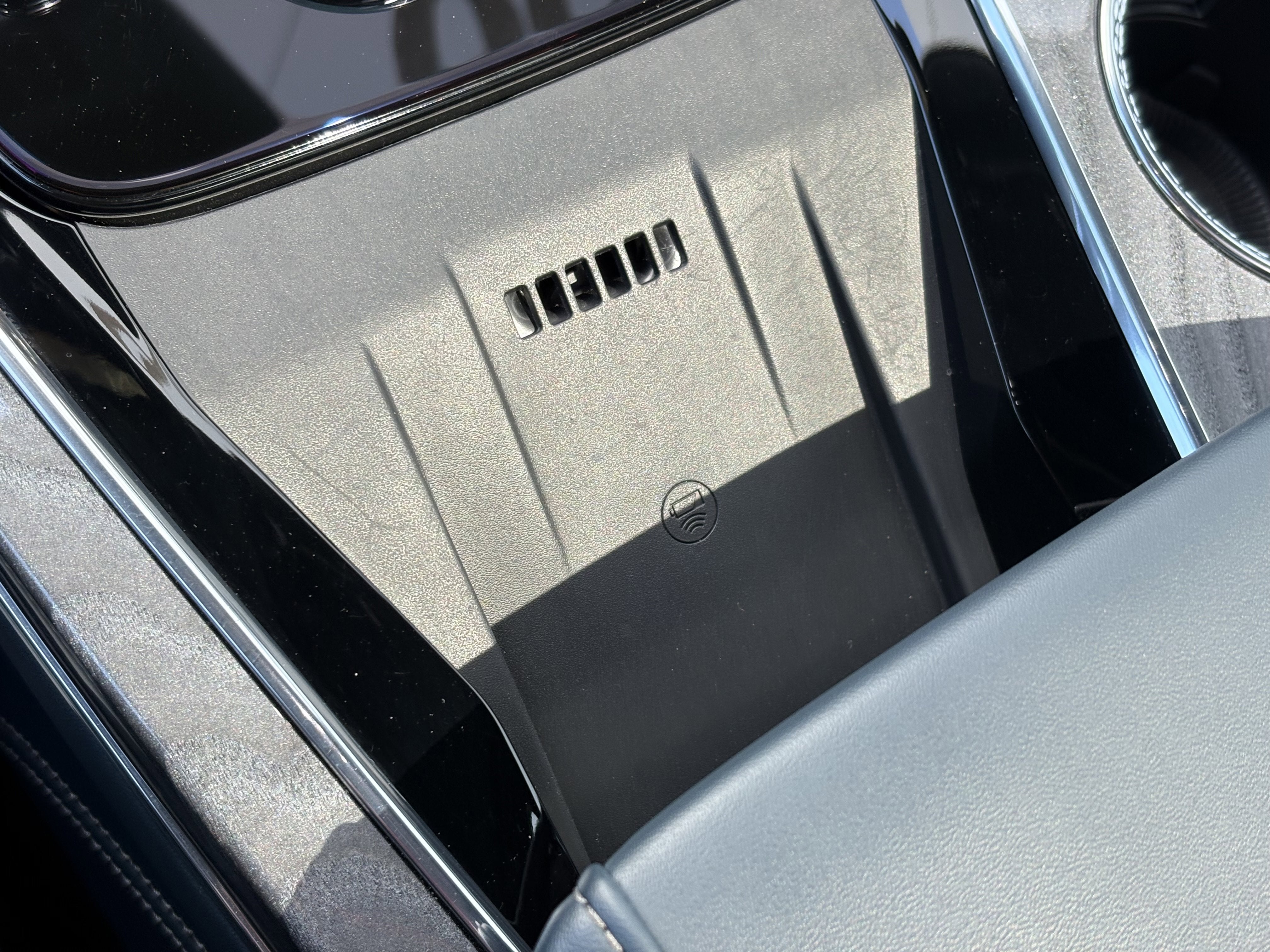 2025 Cadillac ESCALADE IQ Luxury 2