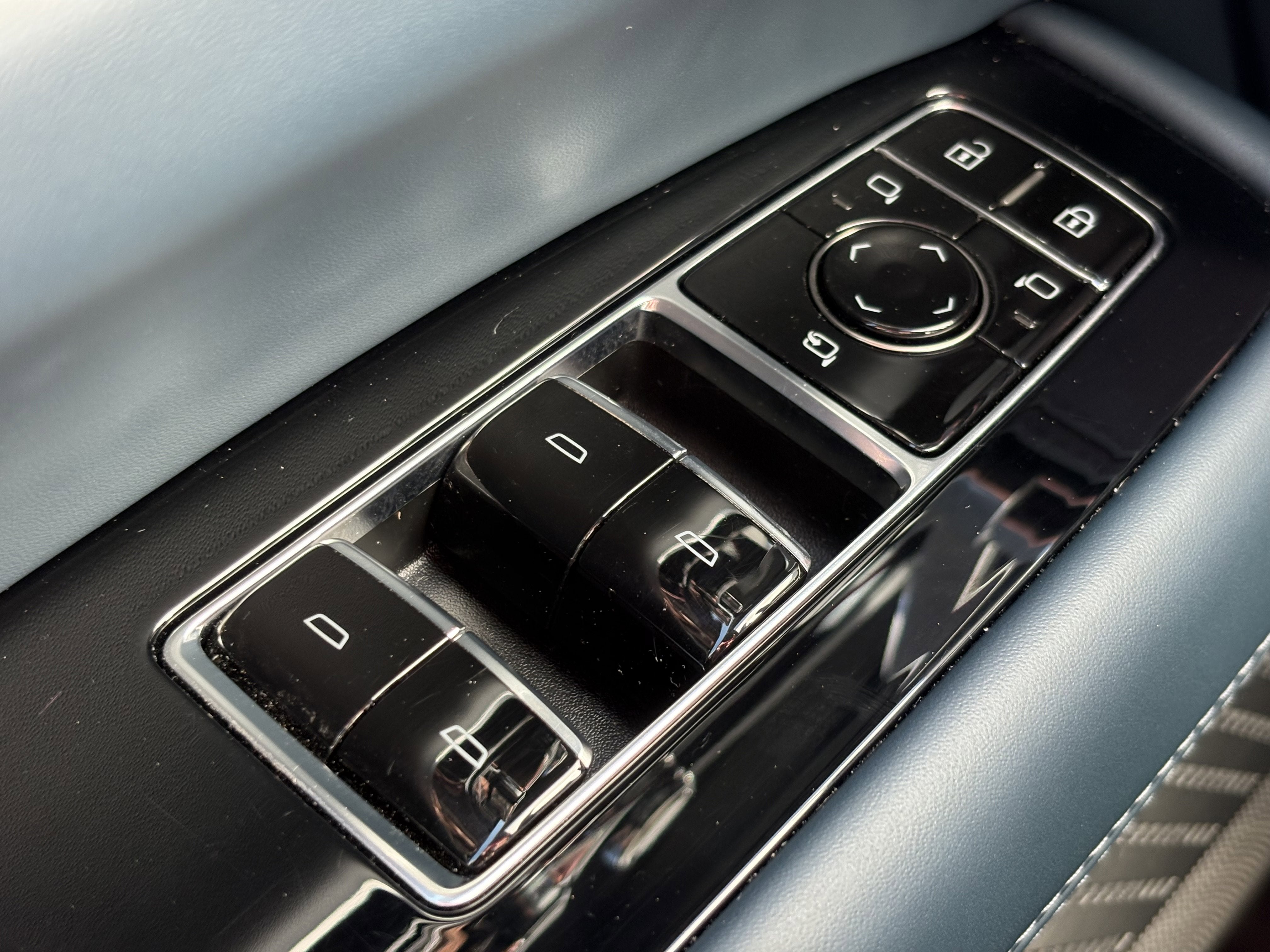 2025 Cadillac ESCALADE IQ Luxury 2