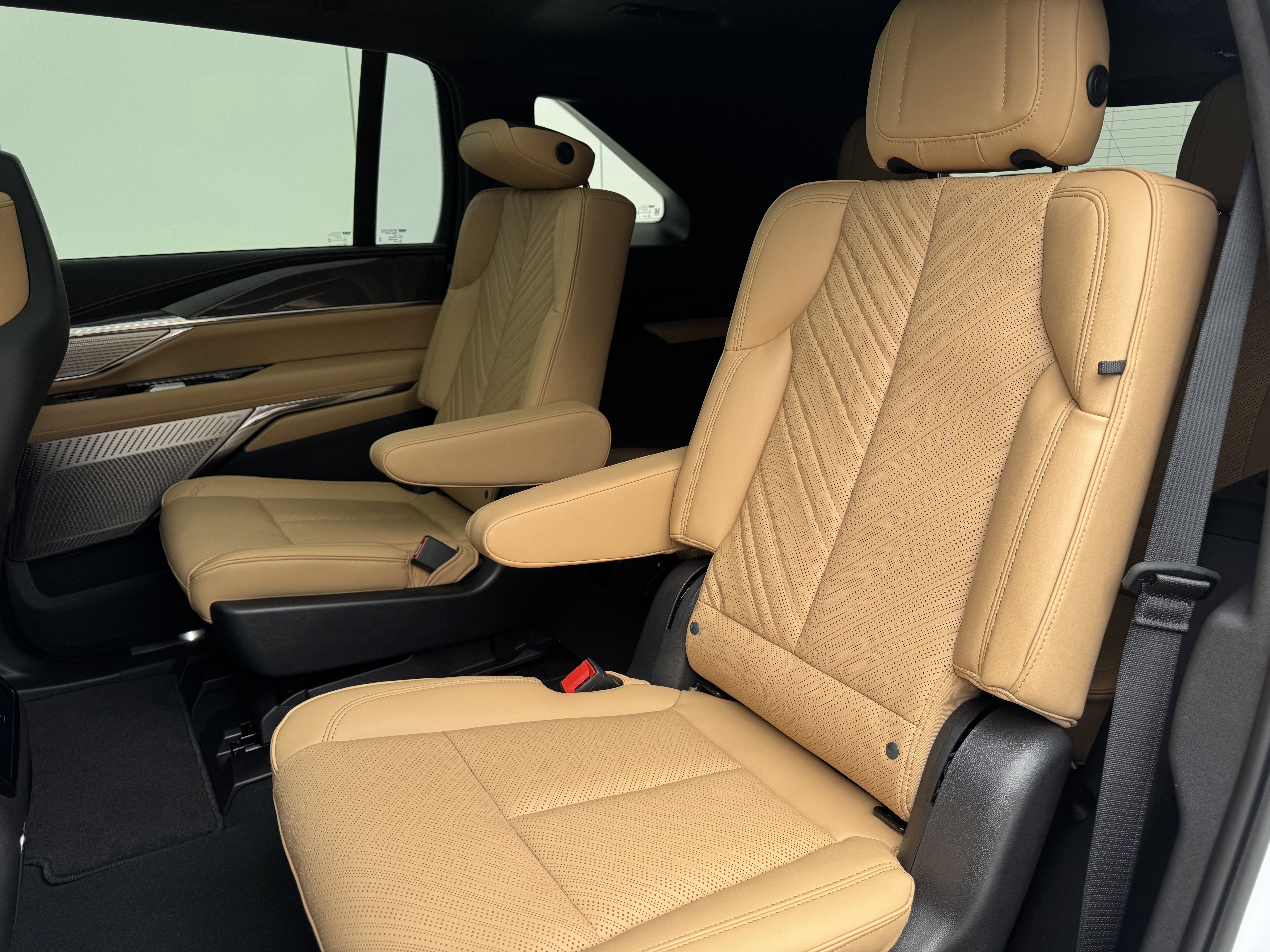 2025 Cadillac ESCALADE IQ Luxury 2