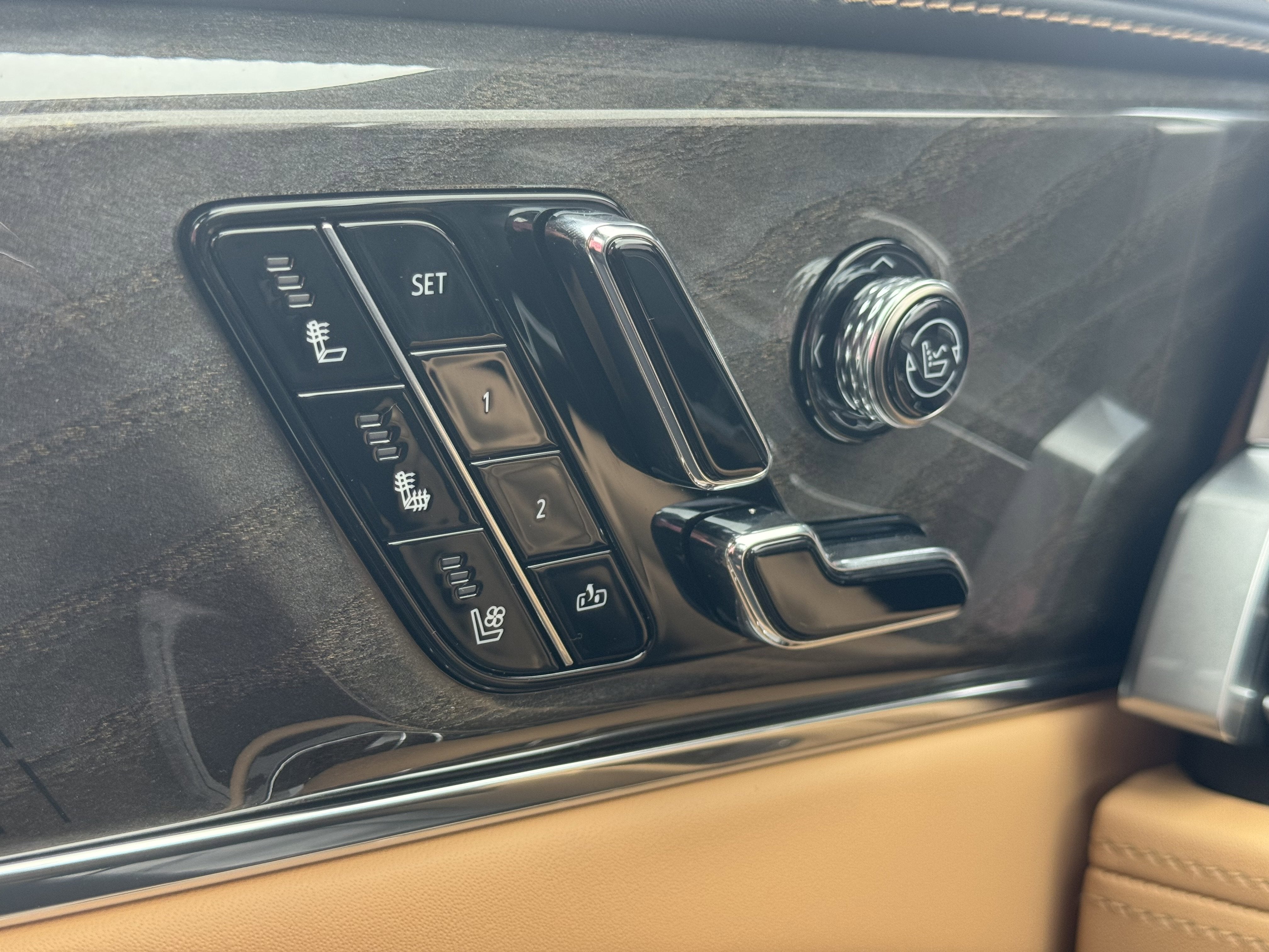 2025 Cadillac ESCALADE IQ Luxury 2