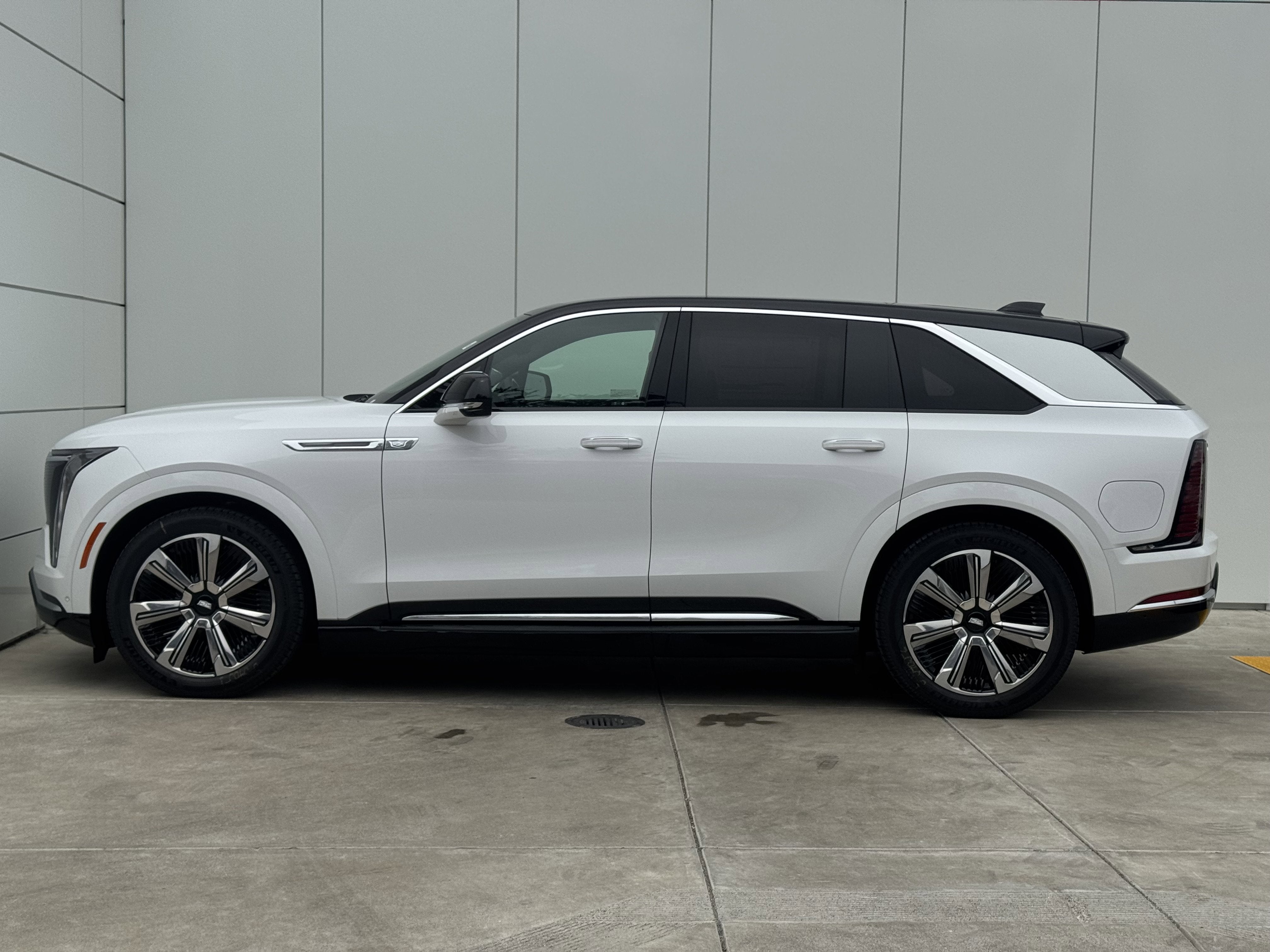 2025 Cadillac ESCALADE IQ Luxury 2