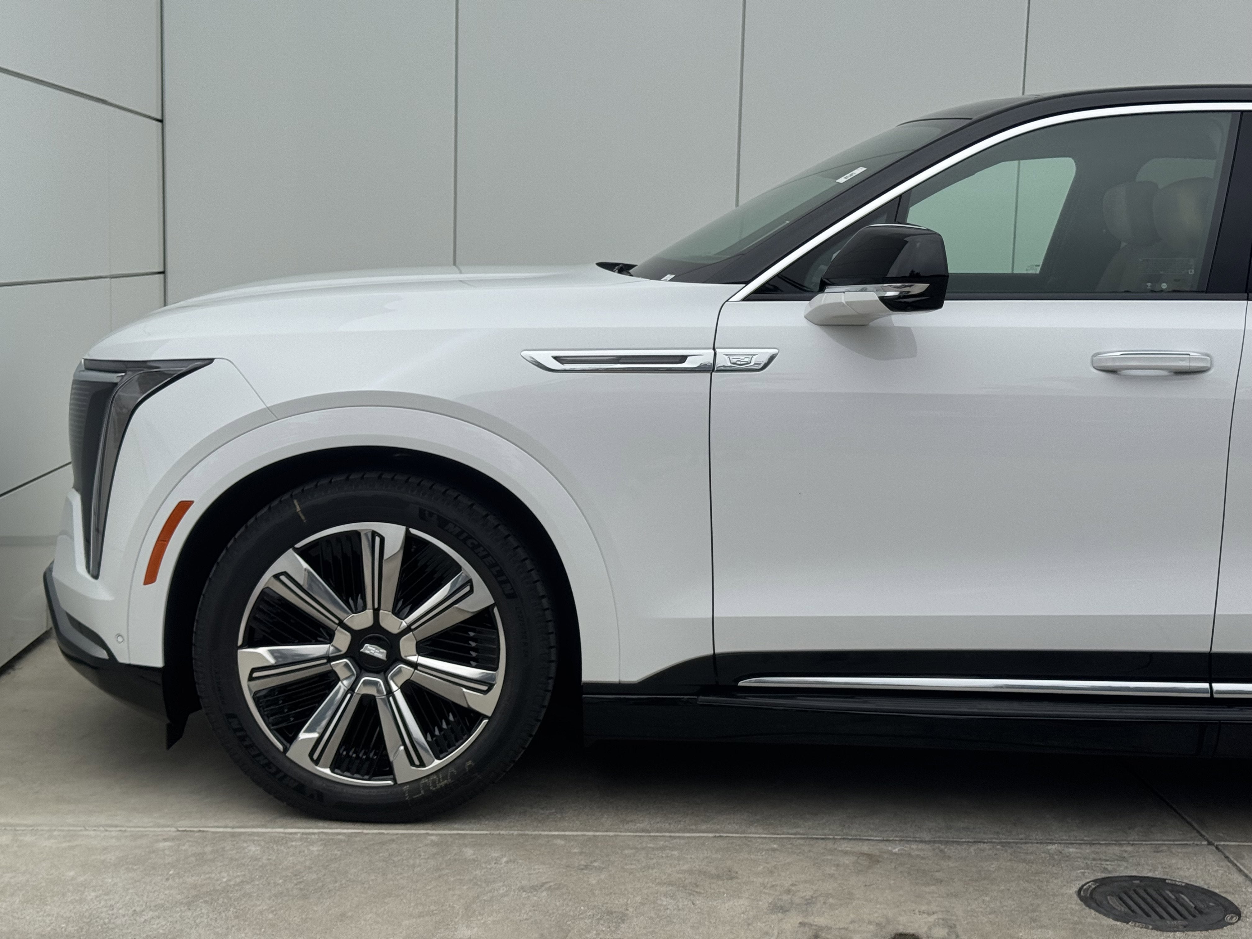 2025 Cadillac ESCALADE IQ Luxury 2