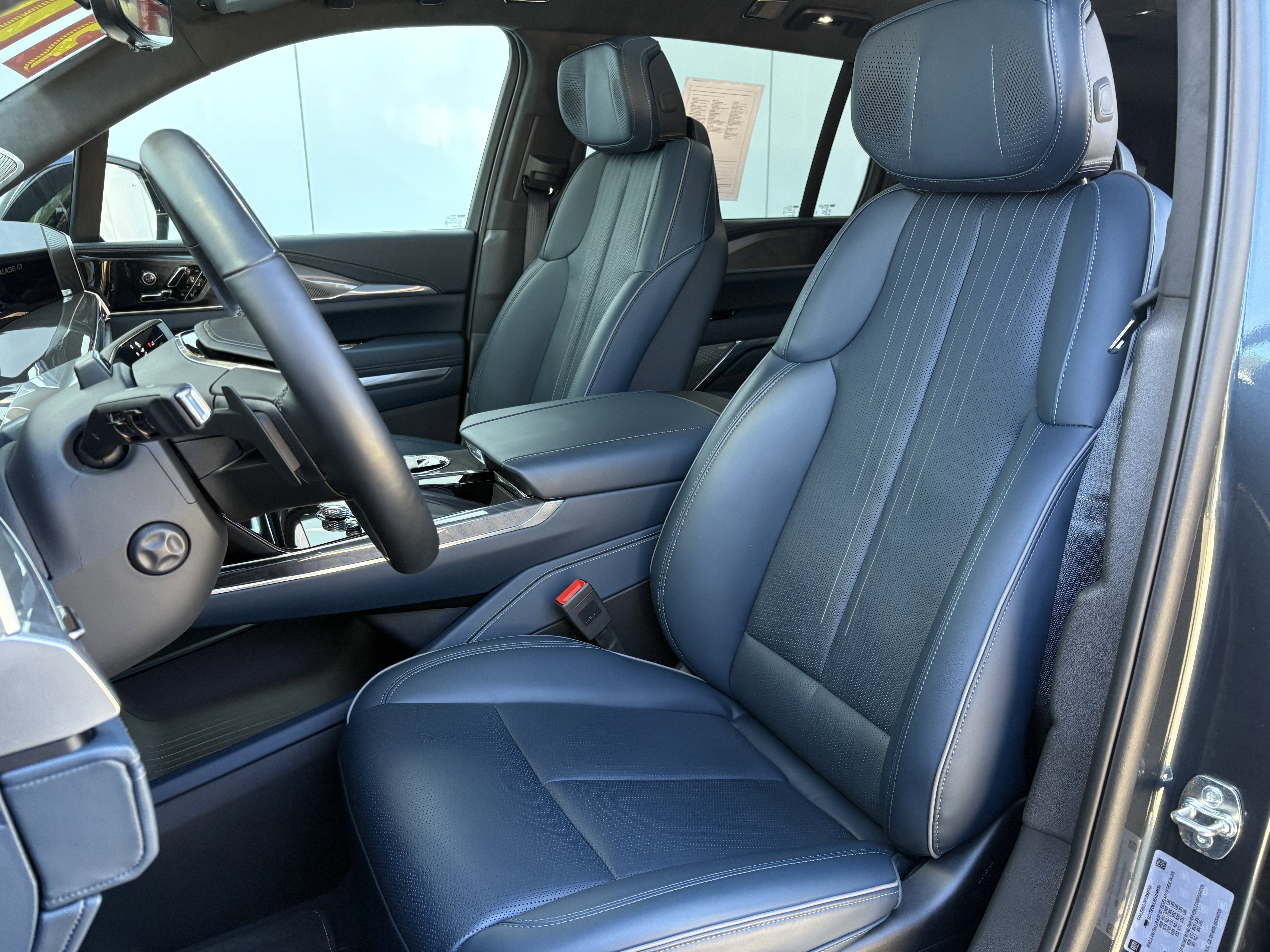 2025 Cadillac ESCALADE IQ Luxury 2