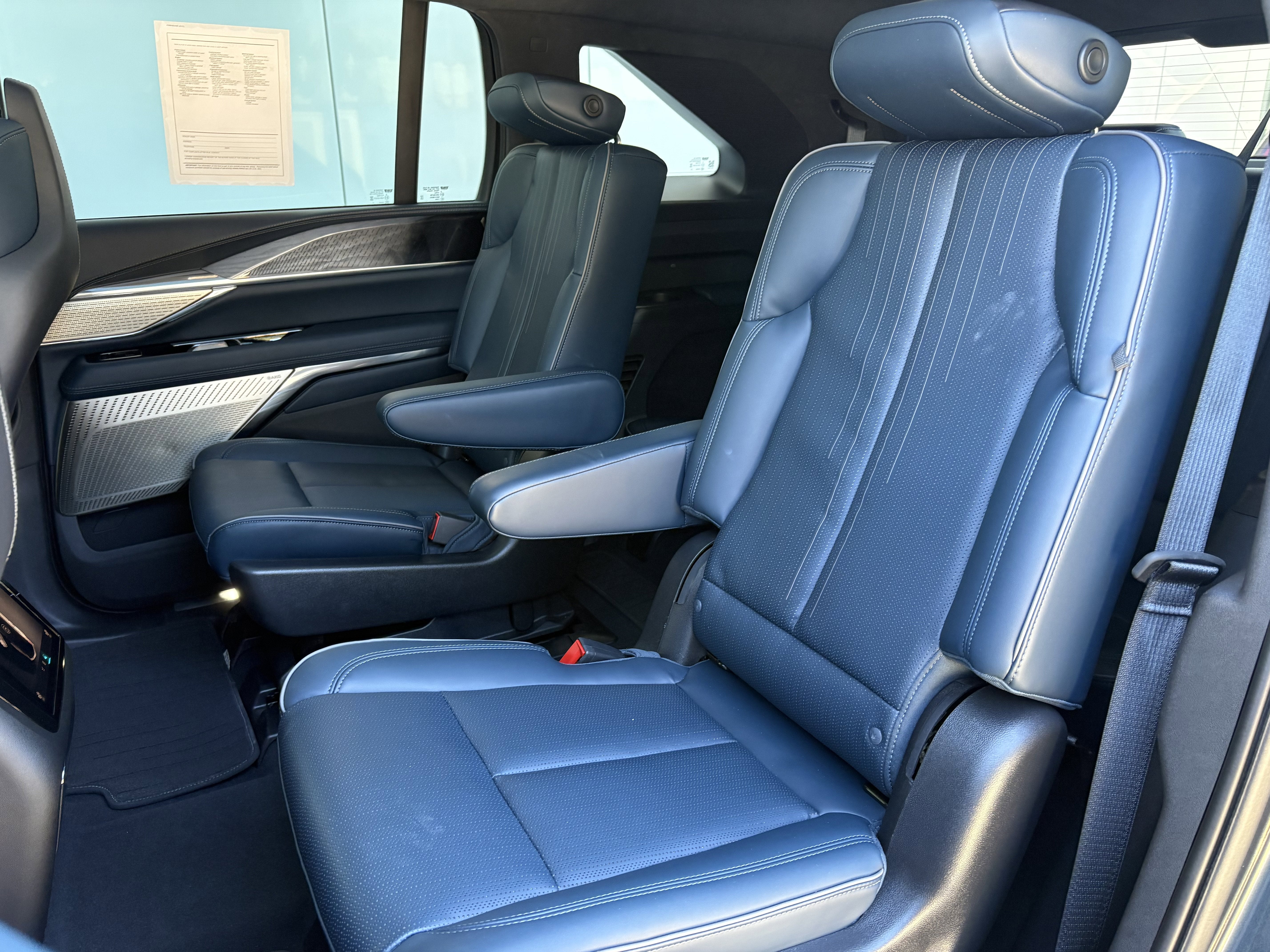 2025 Cadillac ESCALADE IQ Luxury 2