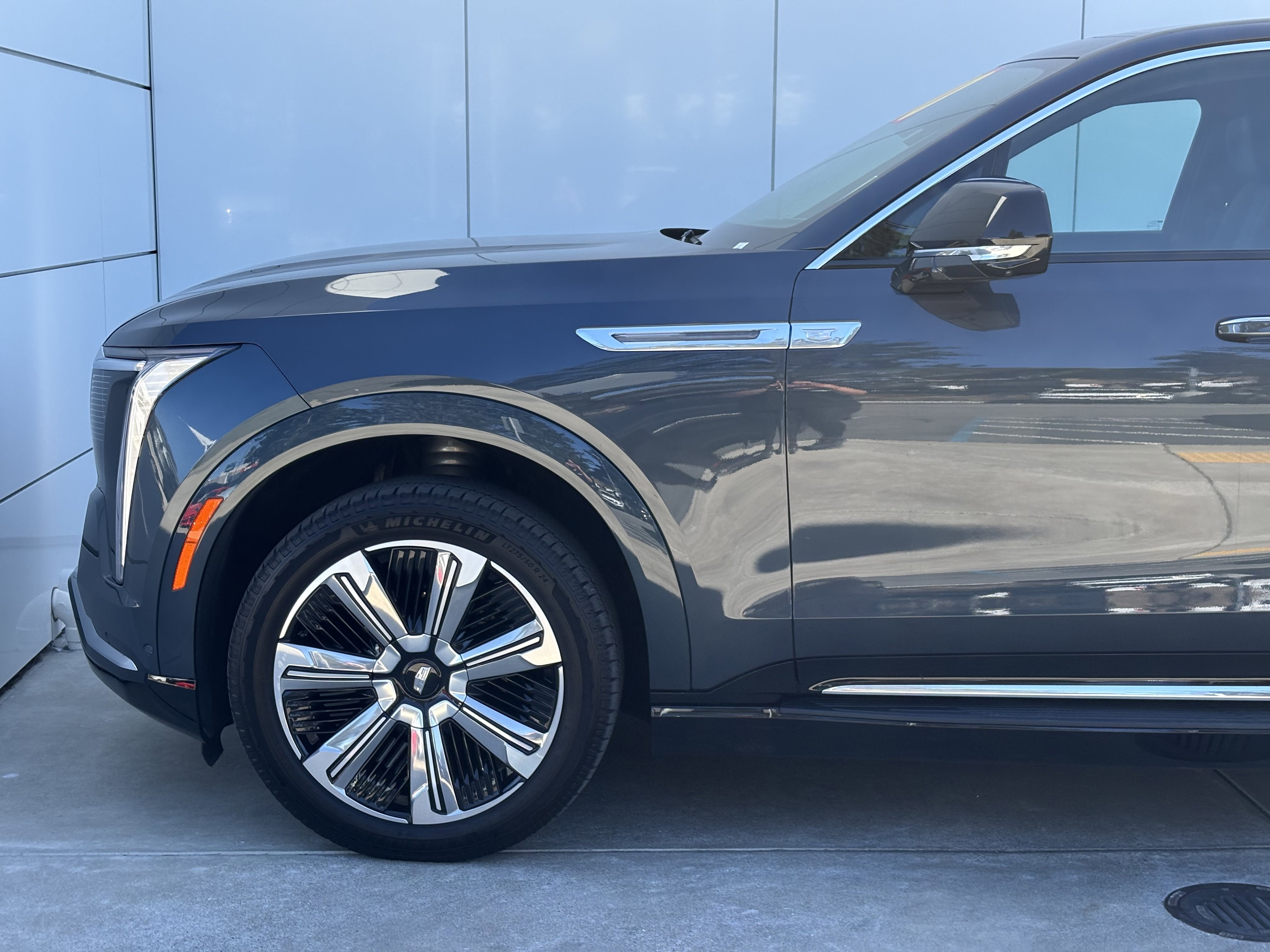 2025 Cadillac ESCALADE IQ Luxury 2