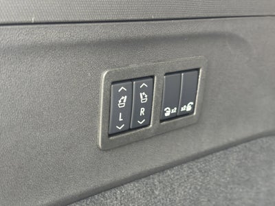 2025 Cadillac ESCALADE IQ Luxury 2