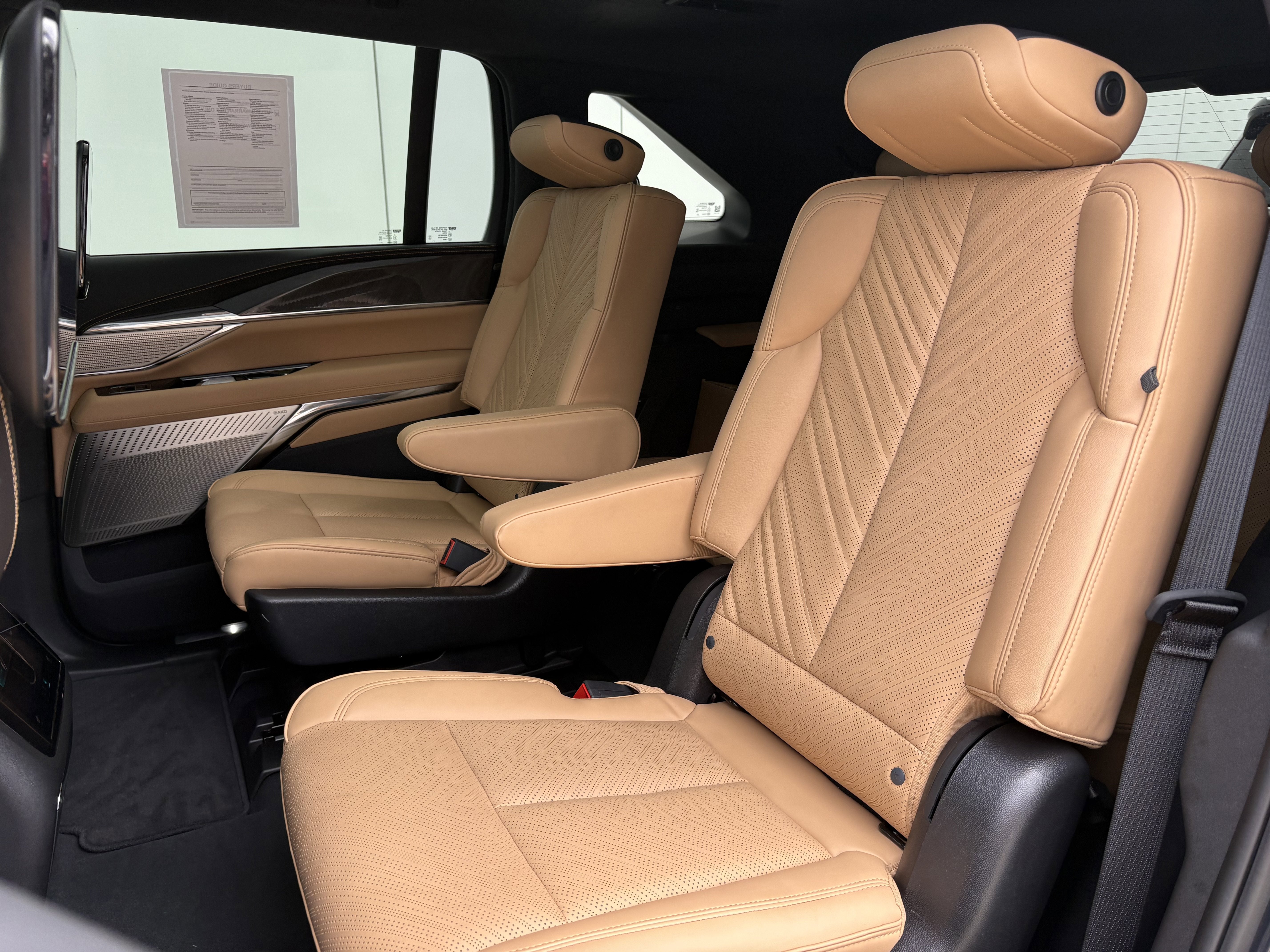 2025 Cadillac ESCALADE IQ Luxury 2