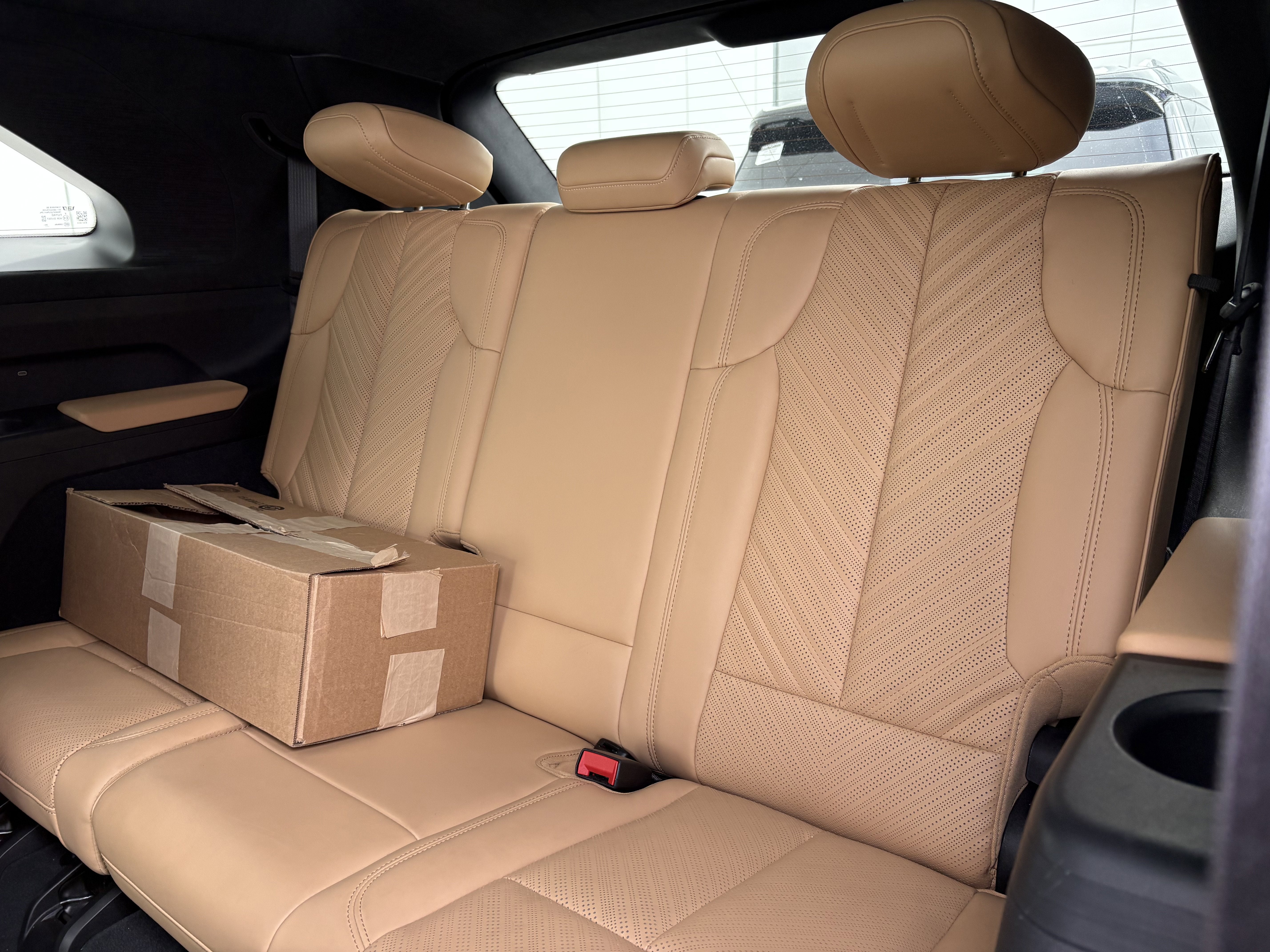 2025 Cadillac ESCALADE IQ Luxury 2