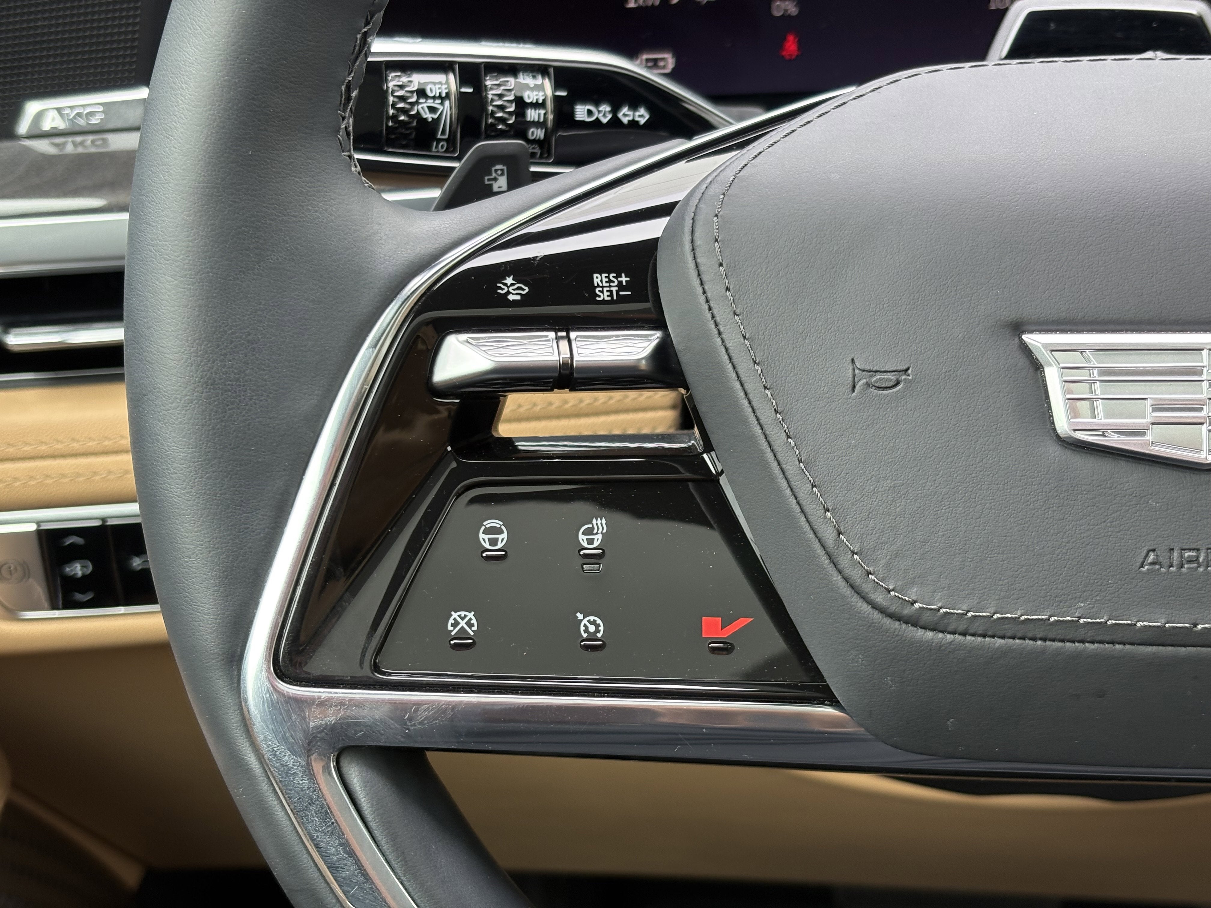 2025 Cadillac ESCALADE IQ Luxury 2