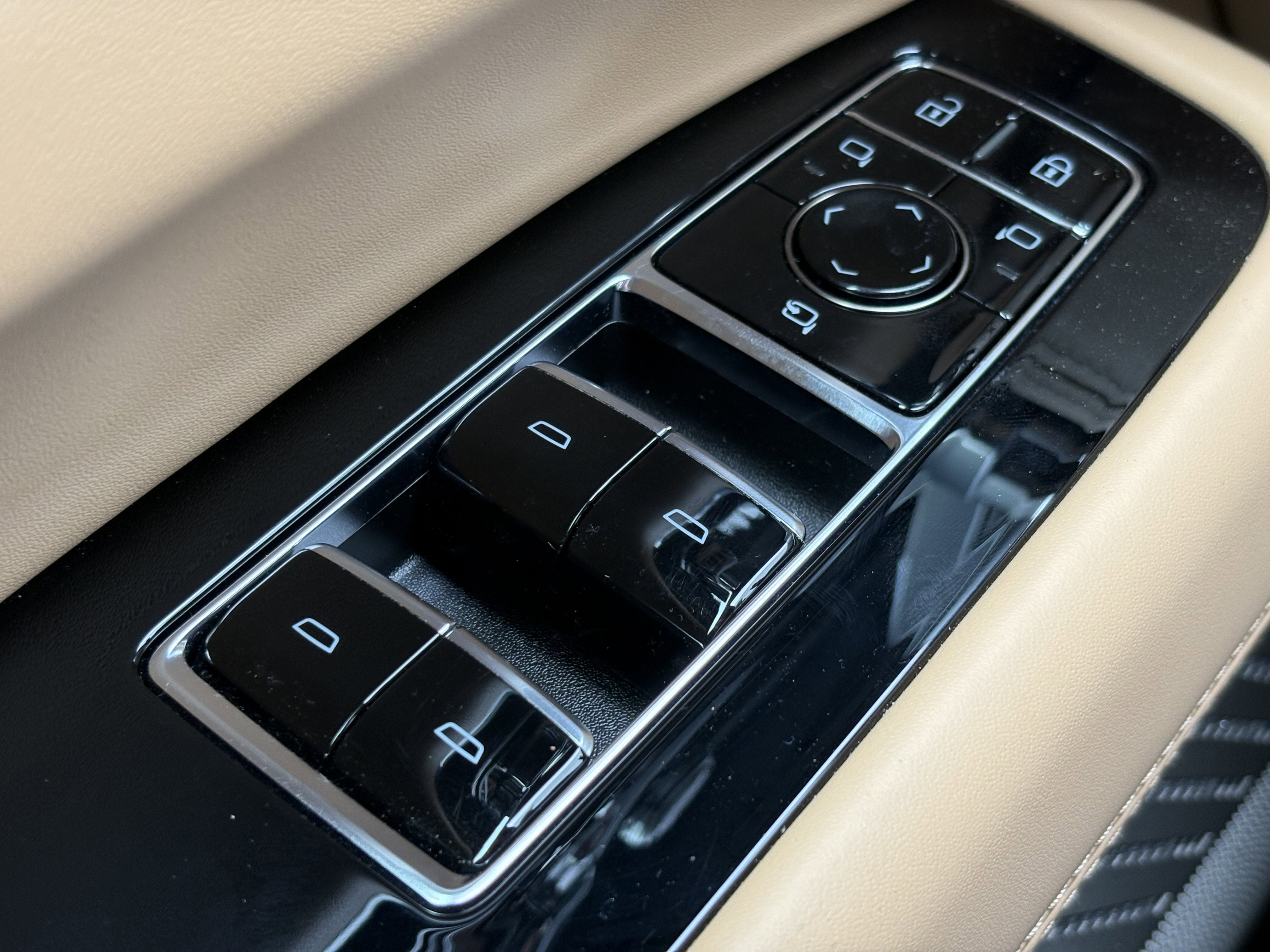 2025 Cadillac ESCALADE IQ Luxury 2