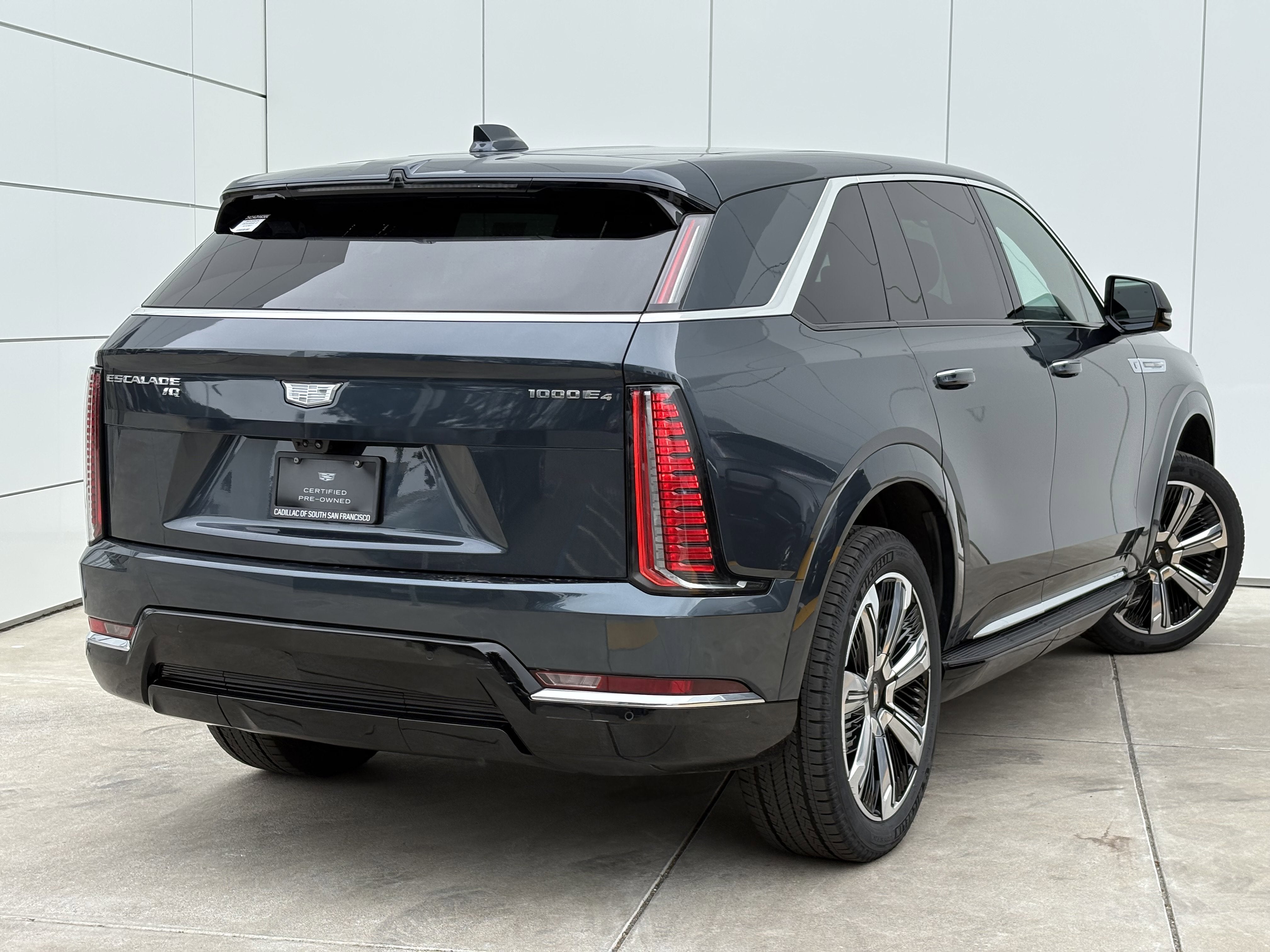 2025 Cadillac ESCALADE IQ Luxury 2