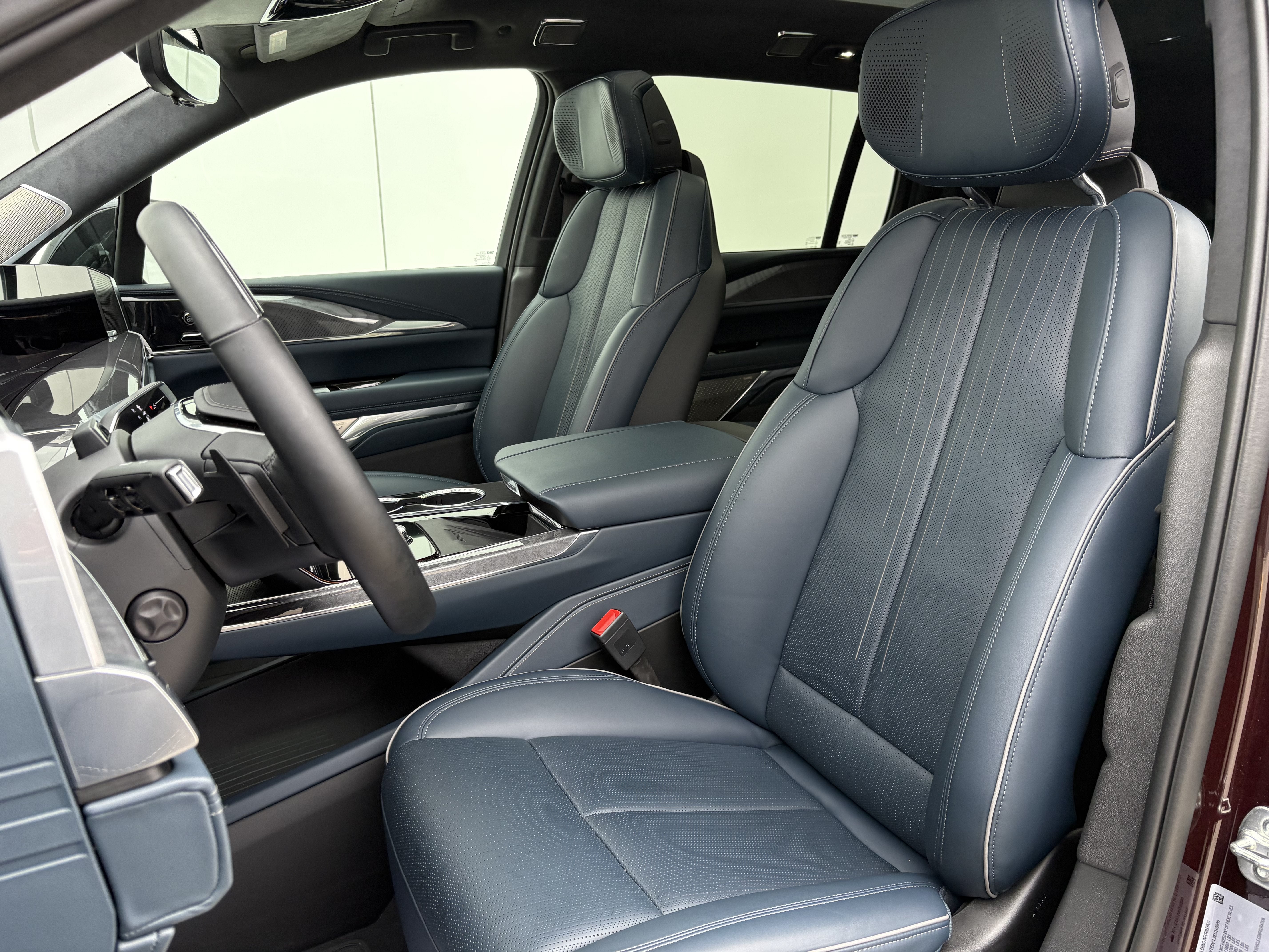 2025 Cadillac ESCALADE IQ Luxury 2